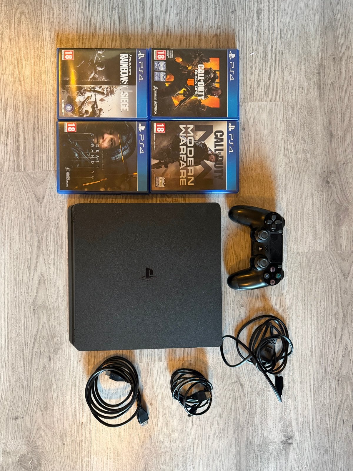PlayStation 4 Slim met controller en 4 spellen, Ophalen, Met 1 controller, Slim, Gebruikt