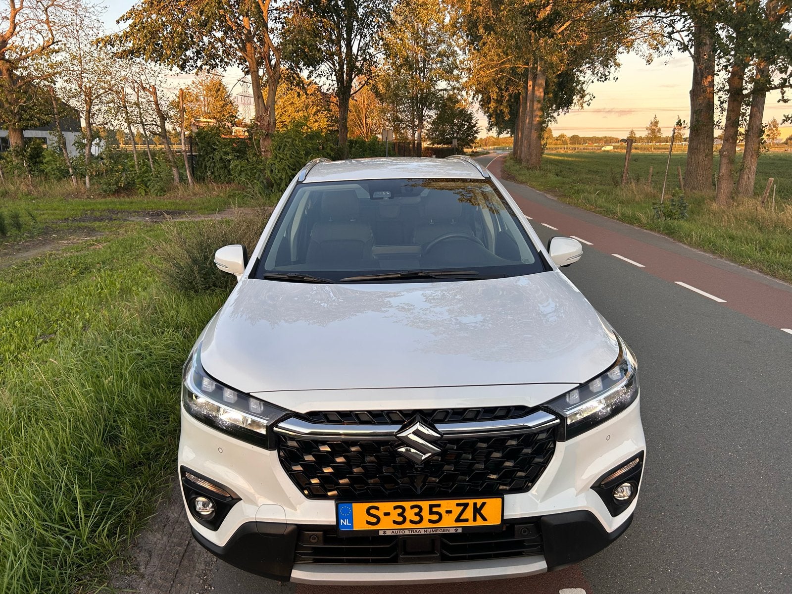 Suzuki S-Cross 1.5 Hybrid 115PK Aut 2023 Wit, 400 kg, Leder en Stof, Wit, 19 km/l
