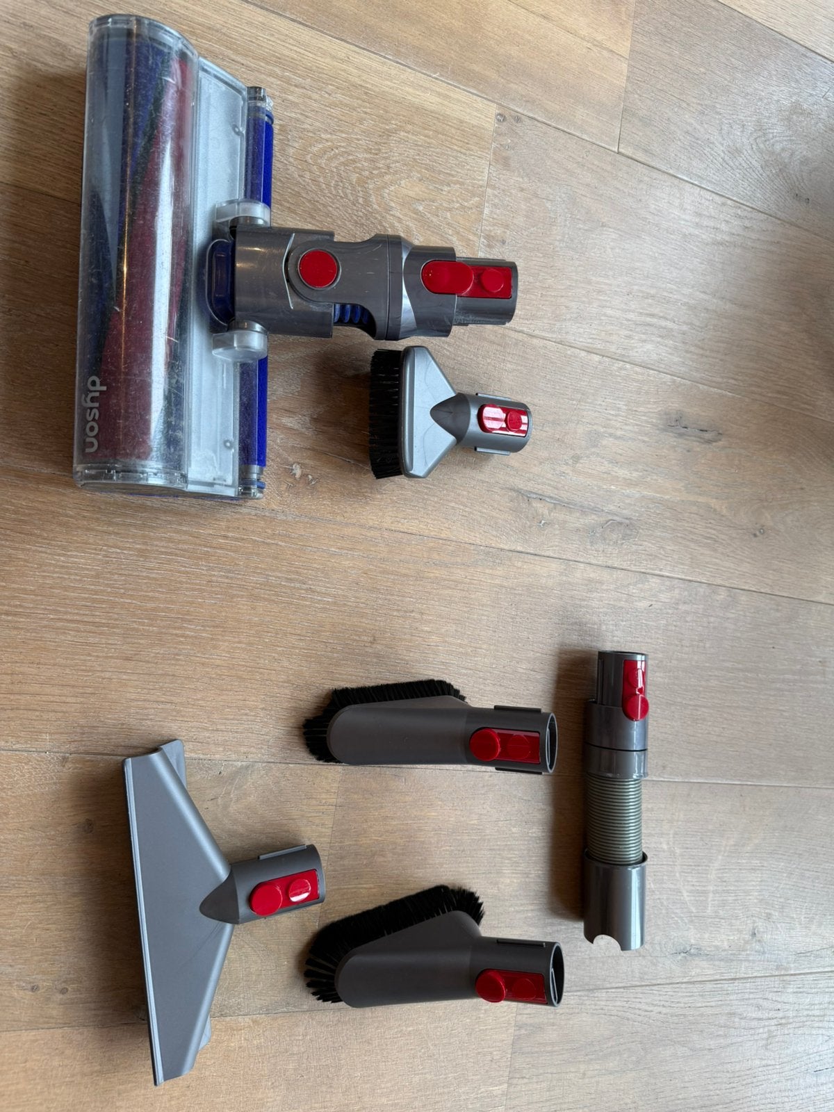 Dyson V8 accessoireset - Borstels en mondstukken, Inclusief accessoires, Nieuw, Ophalen of Verzenden, Dyson