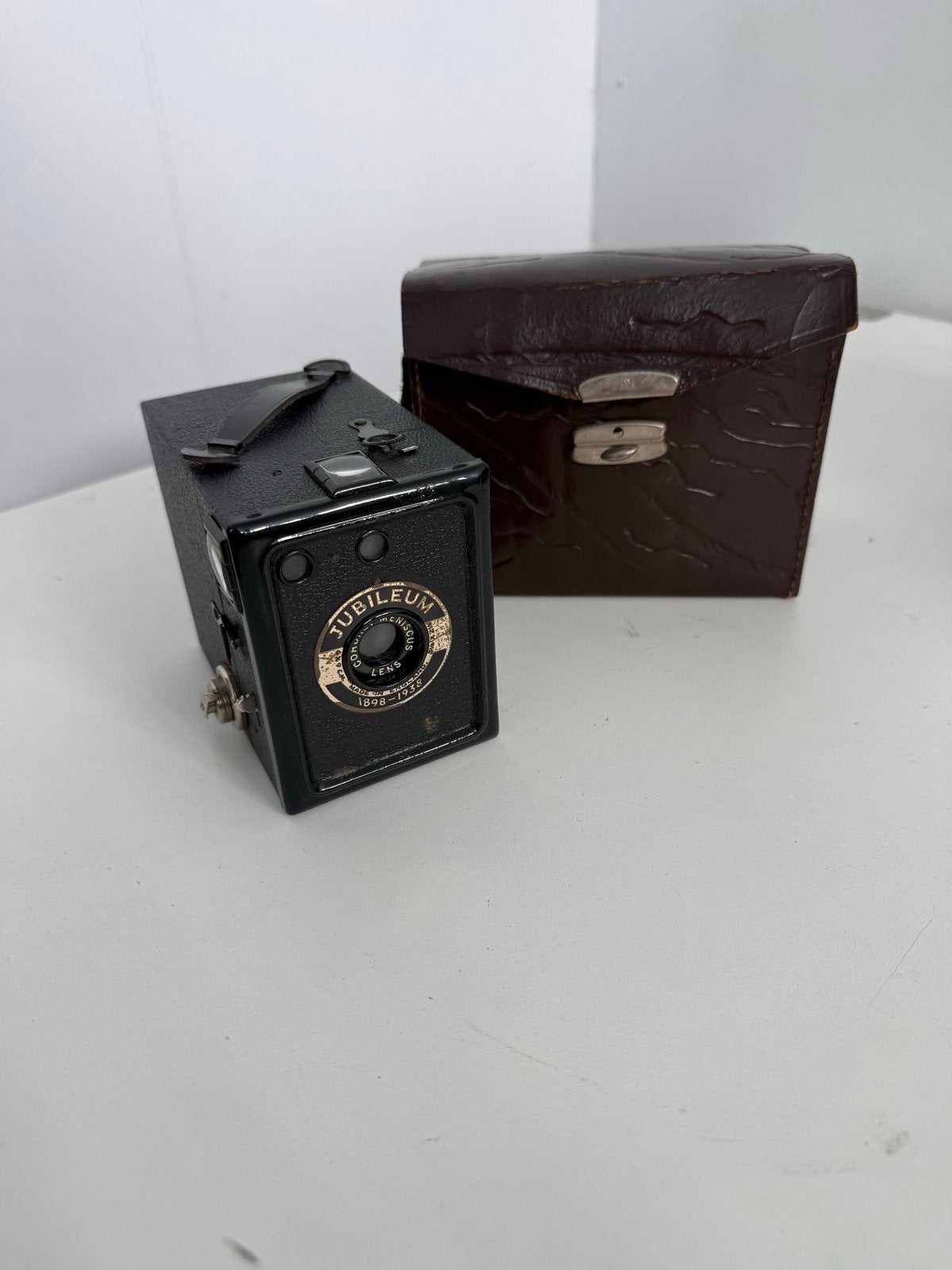 Vintage KIFO Jubileum Box Camera met leren tas, Audio, Tv en Foto, Fotocamera's Analoog, Ophalen, Gebruikt, ., Compact
