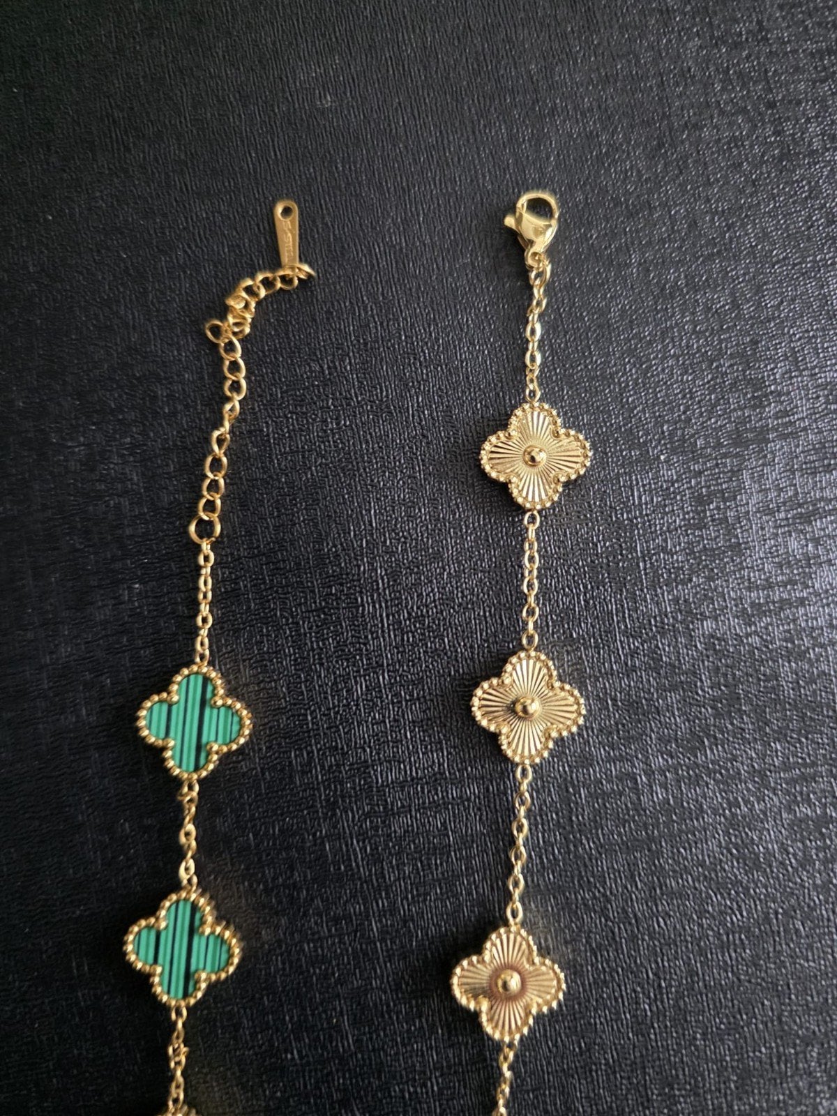 Gouden kleur  Klavertje Vier Armbanden - Groen & Goudkleurig, Ophalen of Verzenden, Nieuw, Goud, Overige materialen
