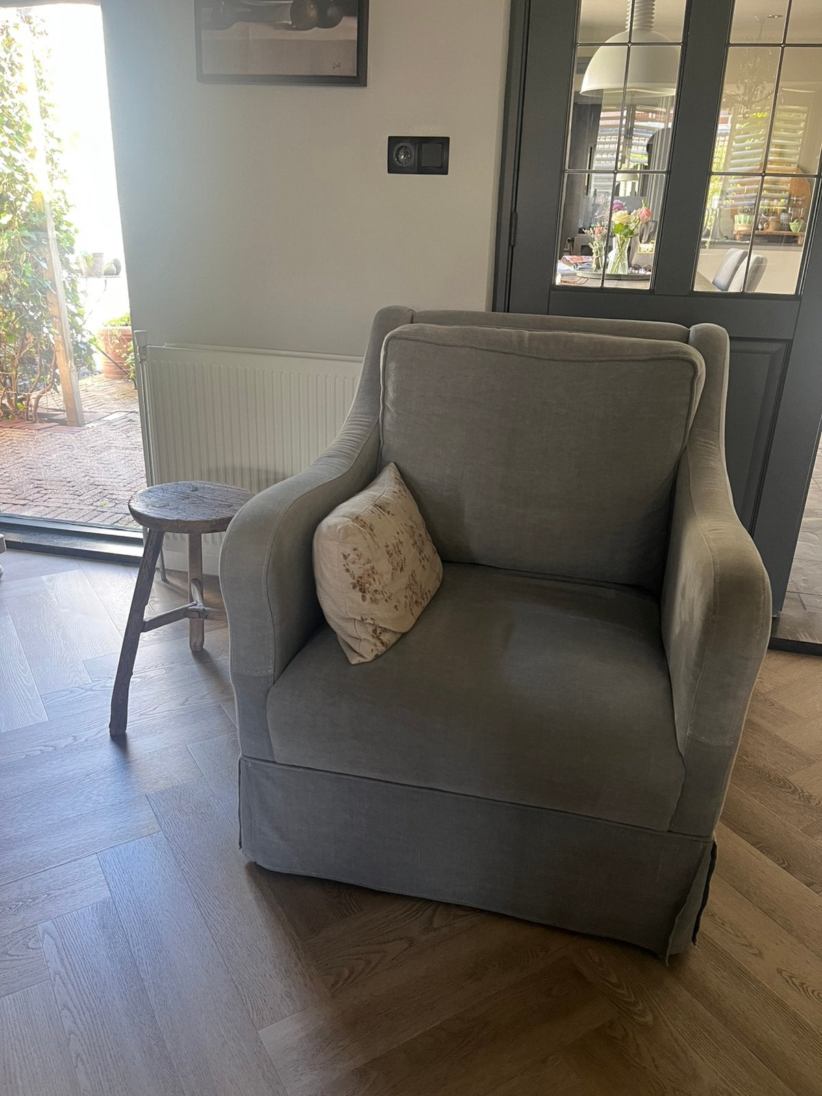 Landelijke ruime grijze faiteuil, Huis en Inrichting, Fauteuils, Gebruikt, Stof, Overige materialen, 75 tot 100 cm, Ophalen of Verzenden