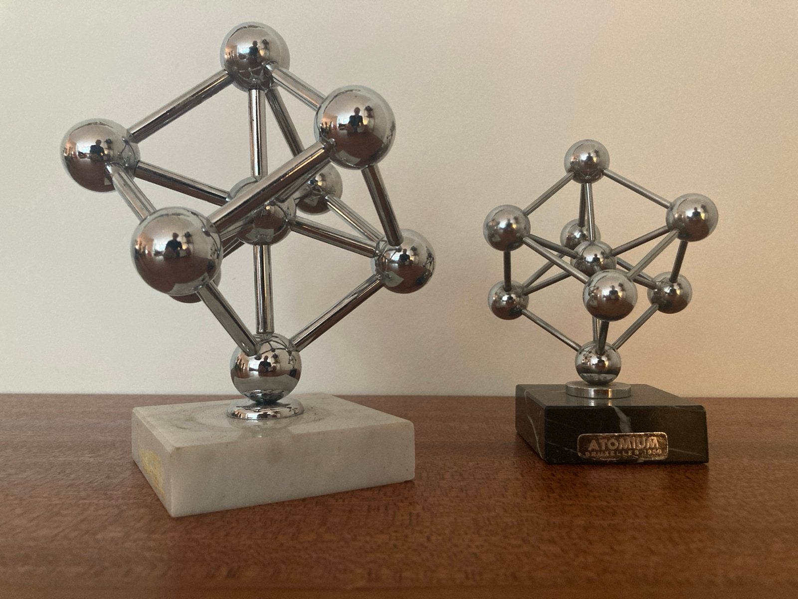 Set van 2 Vintage Atomium Miniatuur Beelden, Ophalen of Verzenden