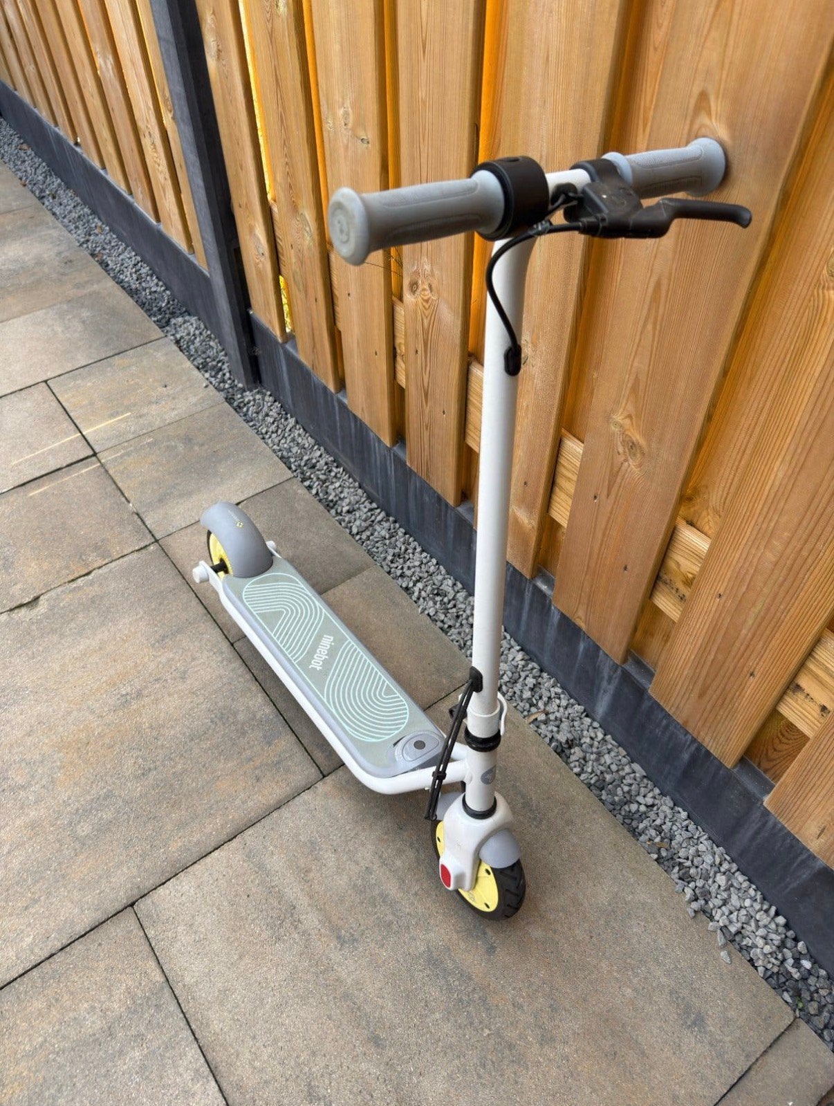 NINEBOT ELEKTRISCHE ETEP ZING, Ophalen, Zo goed als nieuw, Elektrische step (E-scooter)