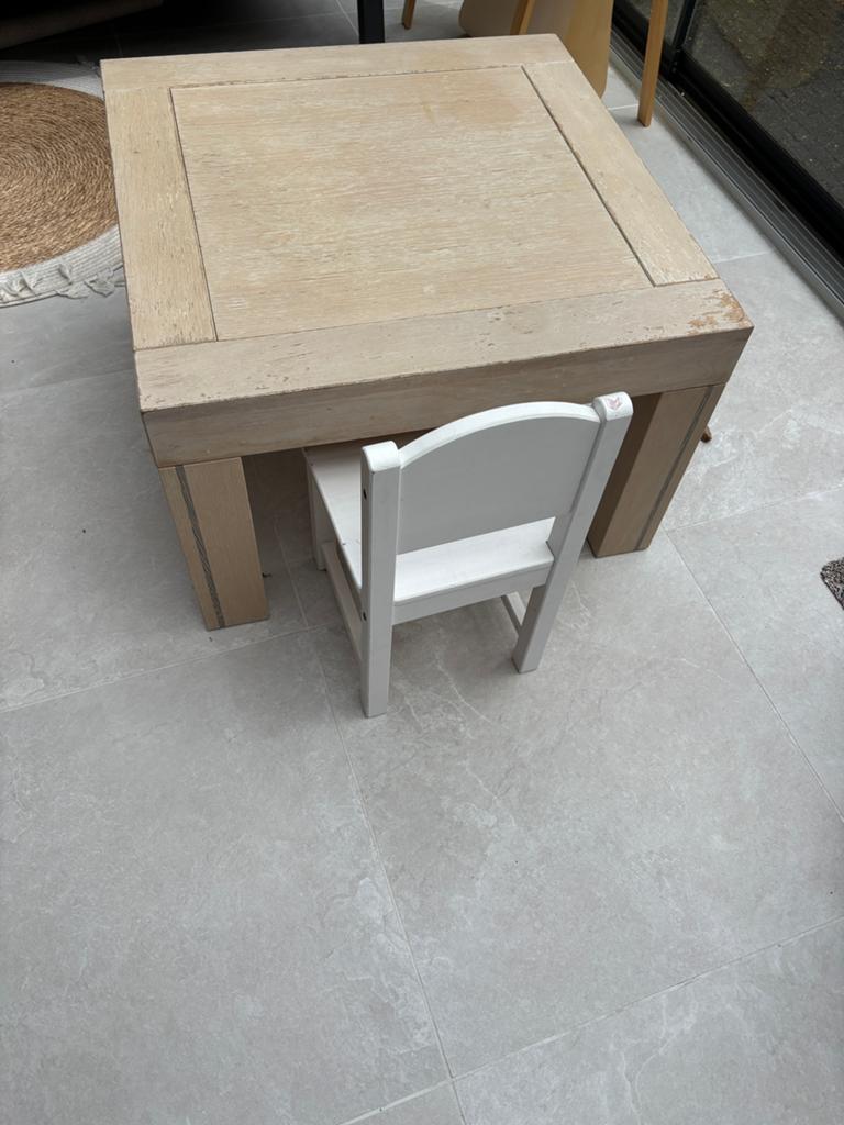 Gratis salontafel met kinderstoel. Gratis kindertafel, Ophalen, 100 tot 150 cm, 50 tot 100 cm, Zo goed als nieuw