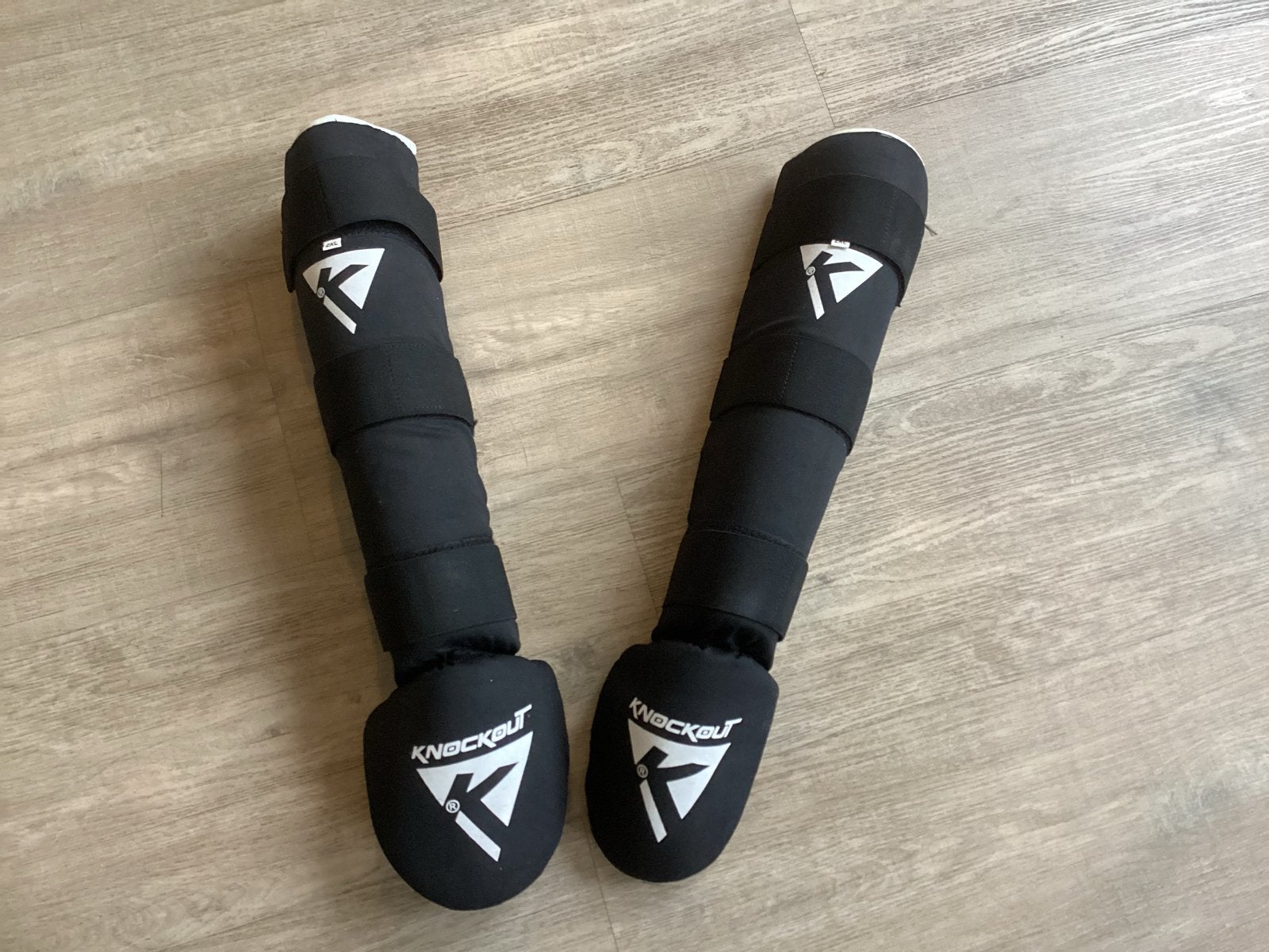 Nieuwe Scheenbeschermers Boksen/Kickboksen - Nooit Gebruikt, Sport en Fitness, Ophalen of Verzenden, Nieuw, Boksbeschermers