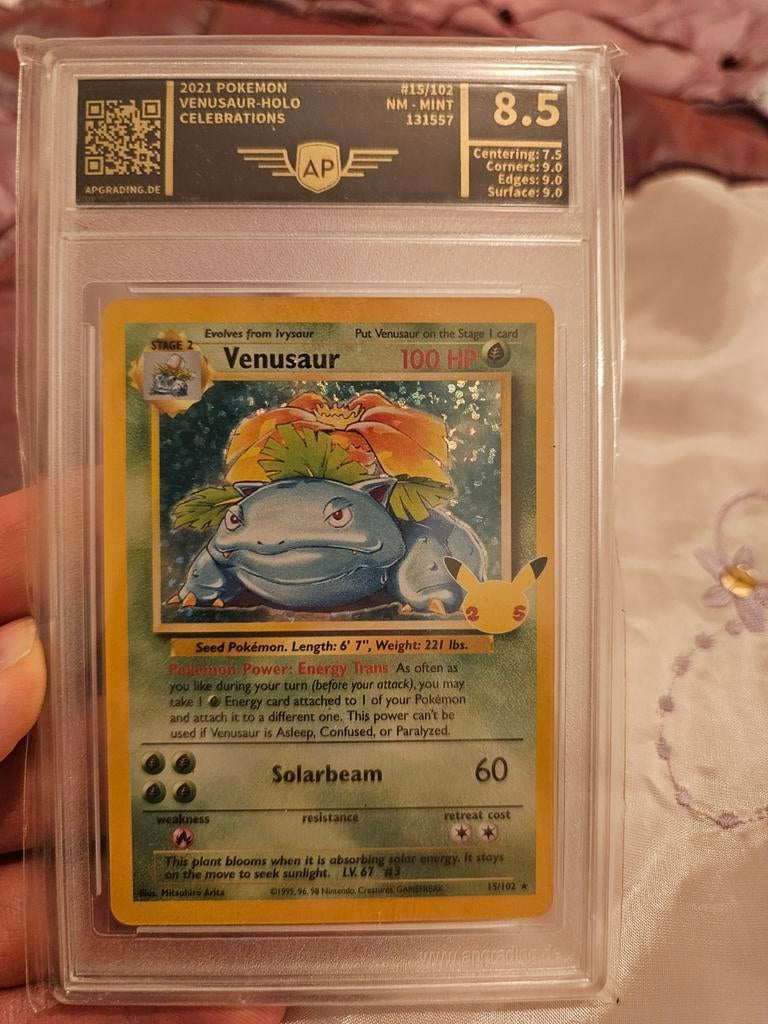 Venusaur Celebrations AP Graded 8.5 Pokémon Kaart, Hobby en Vrije tijd, Verzamelkaartspellen | Pokémon, Zo goed als nieuw, Losse kaart