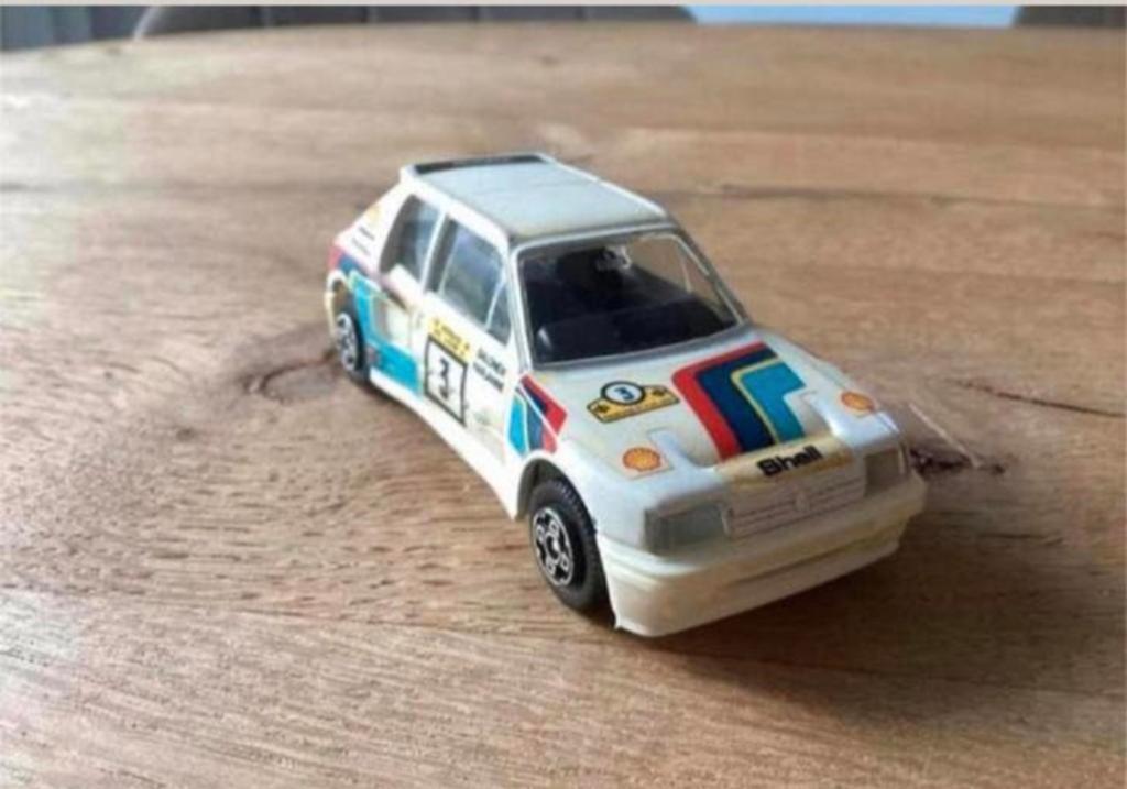 Peugeot 205 GTI Rally – Bburago (Made in Italy), Ophalen of Verzenden, Zo goed als nieuw, Auto, Overige merken