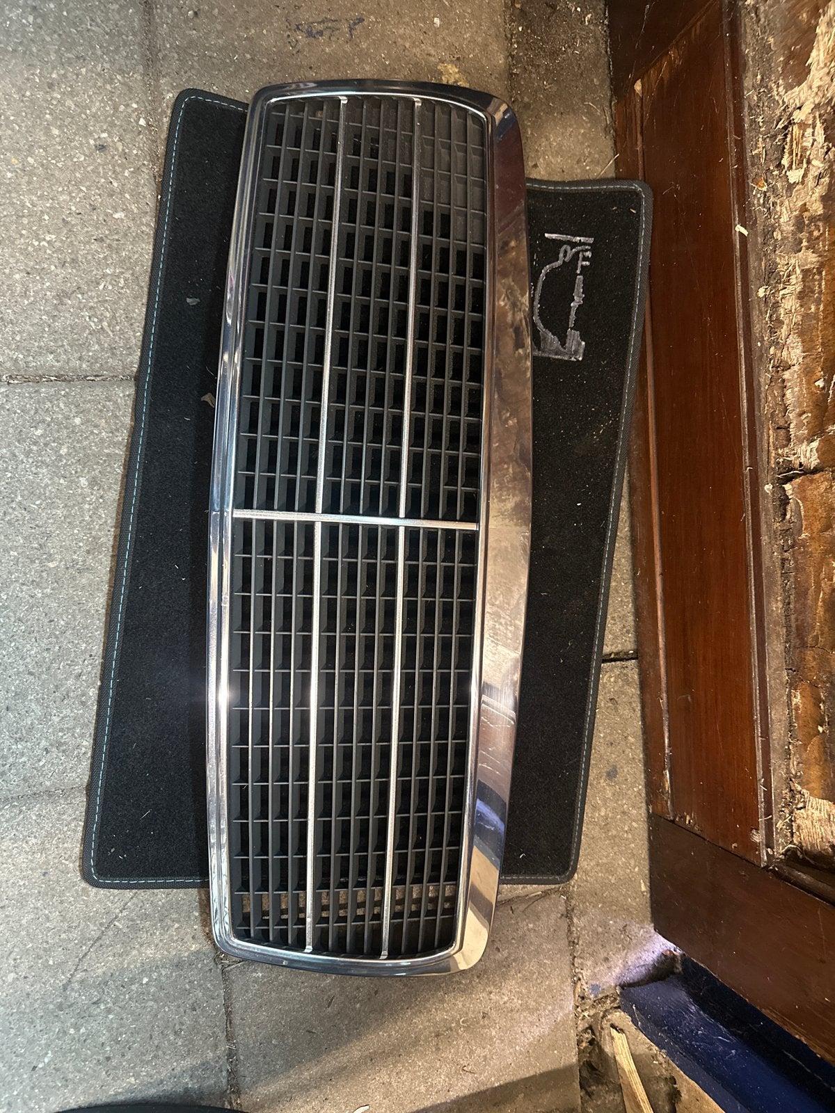 Mercedes-Benz W210 Grille - Origineel en Gebruikt, Ophalen of Verzenden, Gebruikt, Voor, Mercedes-Benz