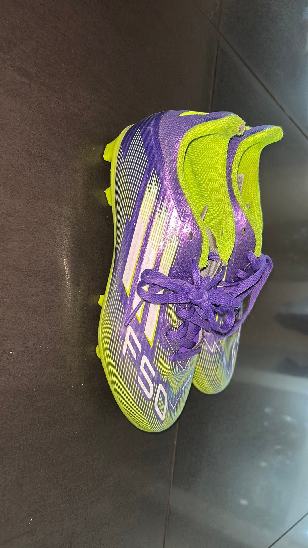 Adidas F50 voetbalschoen, Maat XS of kleiner, Ophalen of Verzenden, Schoenen