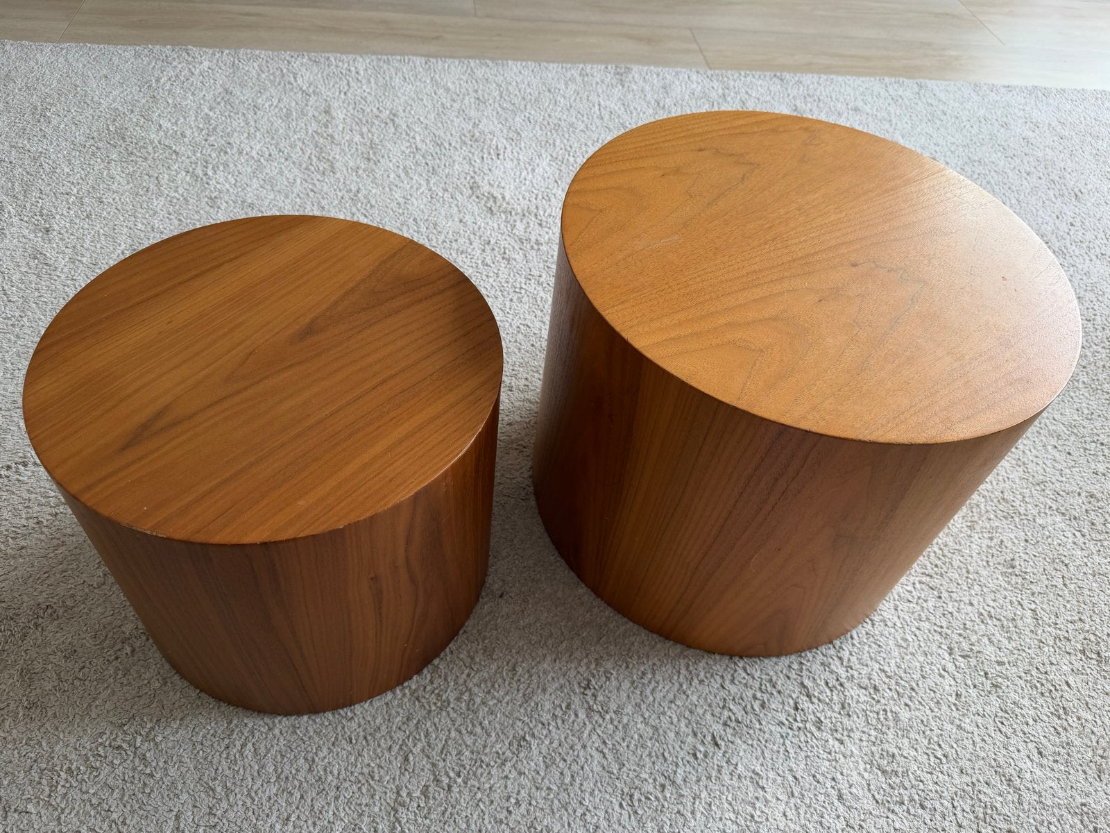 Set van 2 houten salontafels - Westwing Collection Dan, Huis en Inrichting, Ophalen, Minder dan 50 cm, Gebruikt, Rond