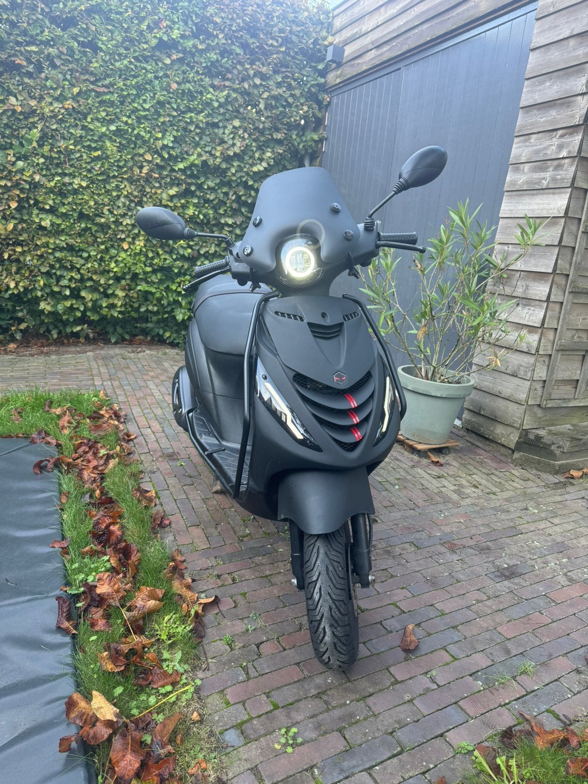Piaggio zip, Fietsen en Brommers, Ophalen, Zo goed als nieuw, Benzine, Zip