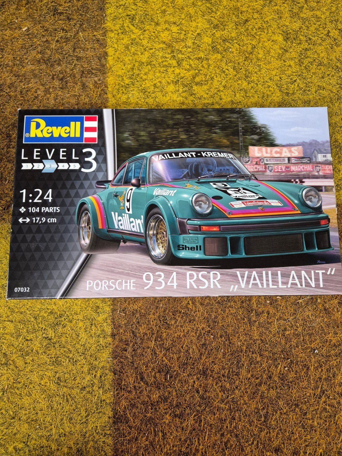 Revell 07032 Porsche 934 RSR "VAILLANT", Auto, Revell, Groter dan 1:32, Nieuw