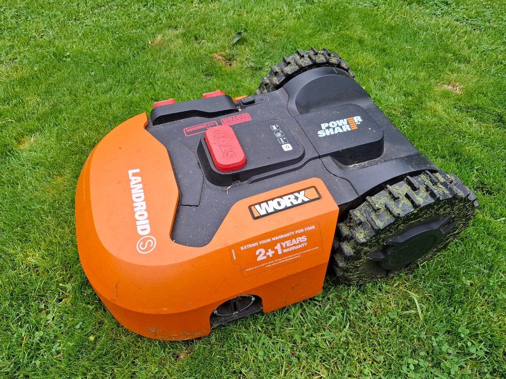Worx Landroid S300 (WR130E) Robotmaaier + Extra Accu, Ophalen, Gebruikt, Worx, Minder dan 20 cm