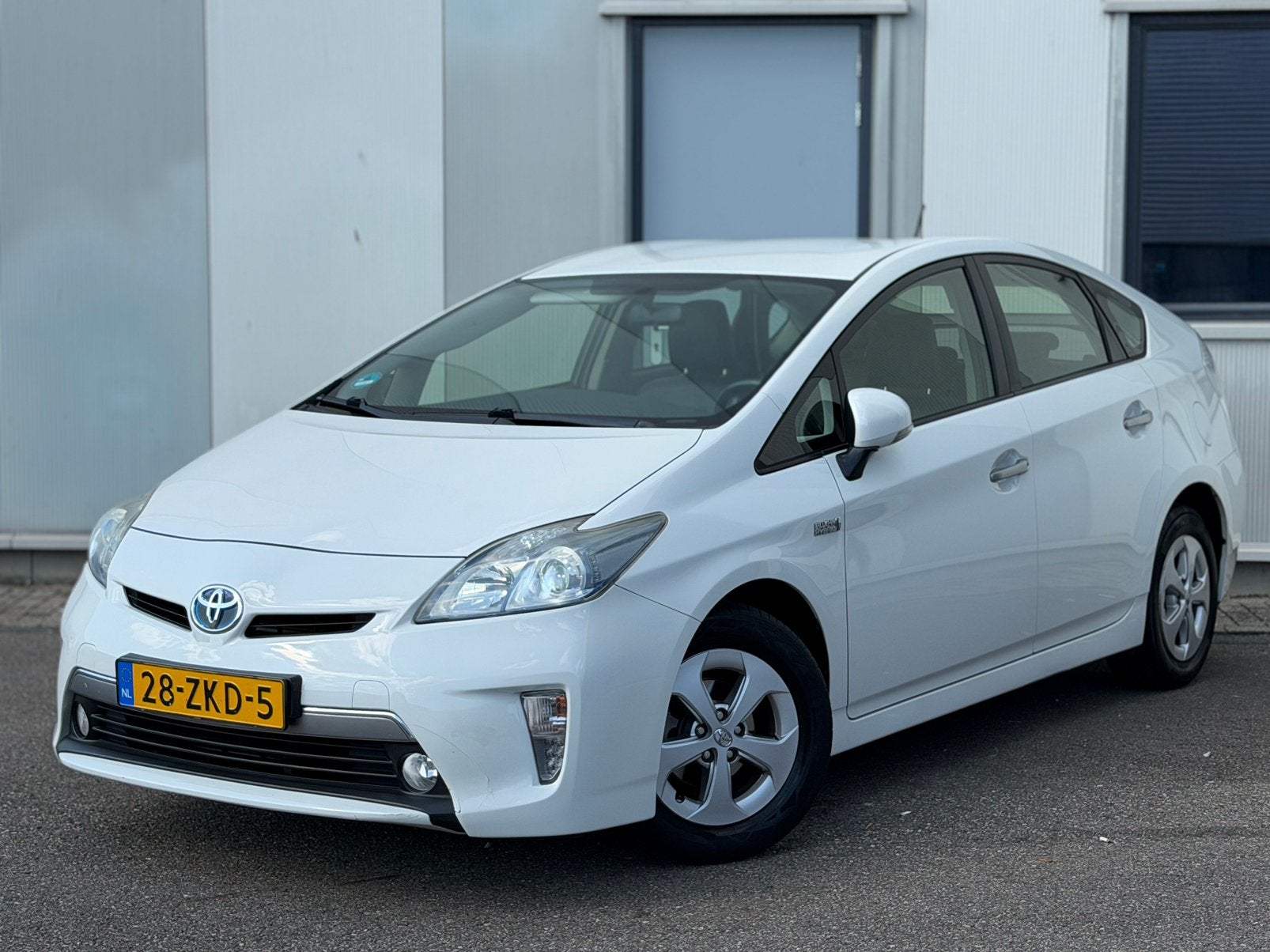 Toyota Prius 1.8 Plug-in Hybrid 136PK Navi Camera Xenon NAP!, Euro 5, 136 pk, Zwart, Bi-Xenon koplampen