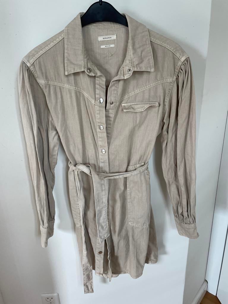Revelation jurk maat M, Kleding | Dames, Maat 38/40 (M), Beige, Ophalen of Verzenden, Gedragen