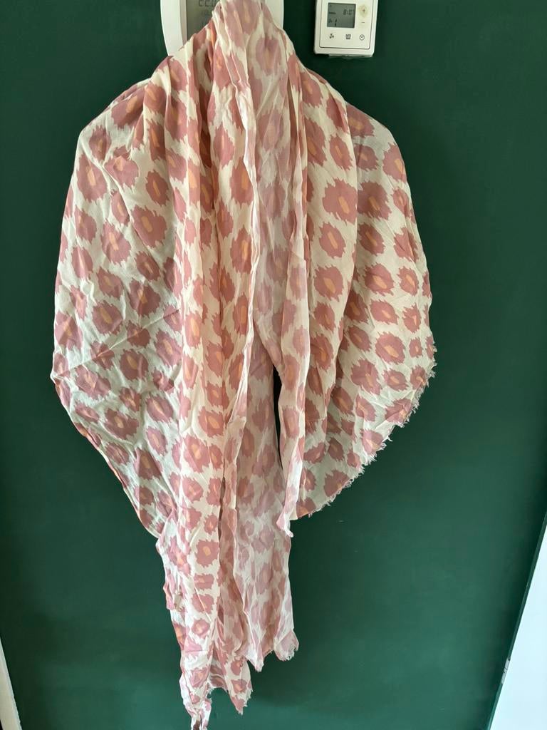 10 days sjaal, Ophalen of Verzenden, Zo goed als nieuw, Maat 46/48 (XL) of groter, Sjaal