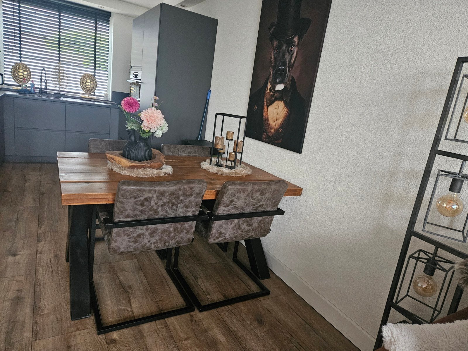 Eettafel,  eetkamerstoelen,  salontafel, Ophalen
