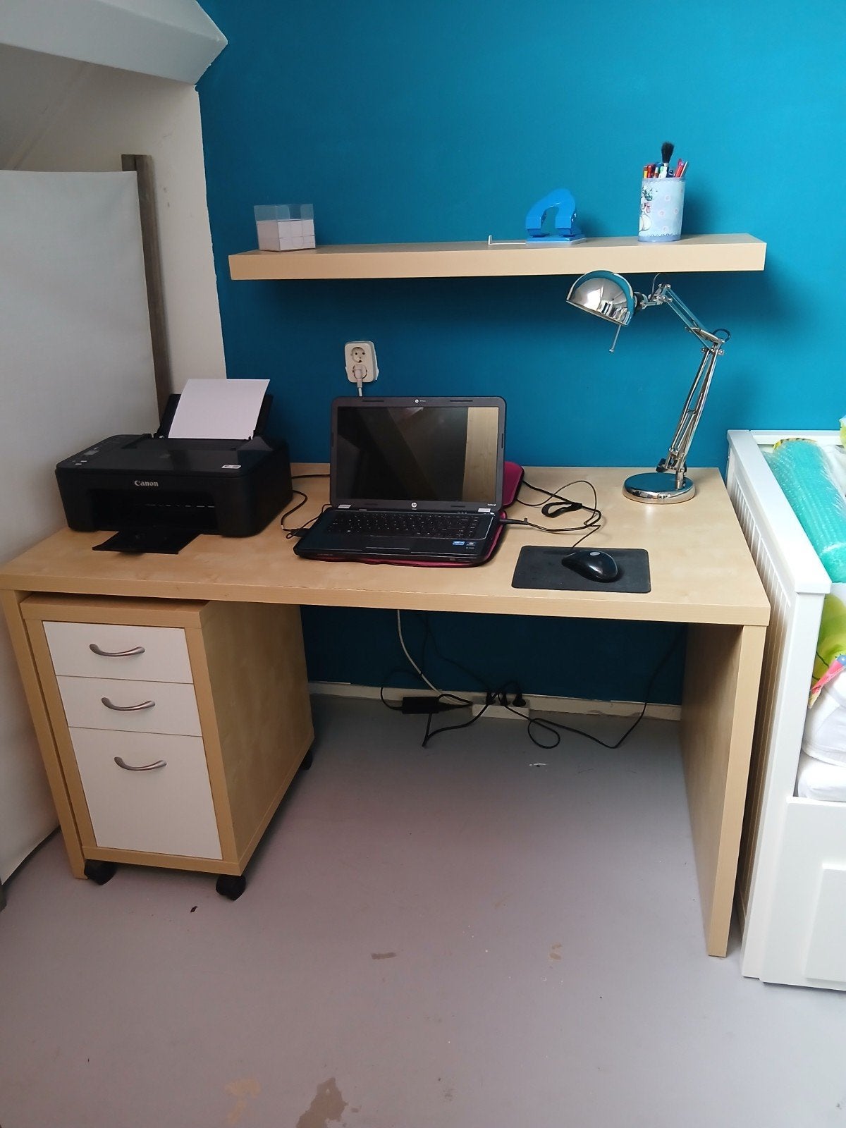 Bureau met ladeblok, plank en bureaustoel, Ophalen, Gebruikt, Hout, Met lades