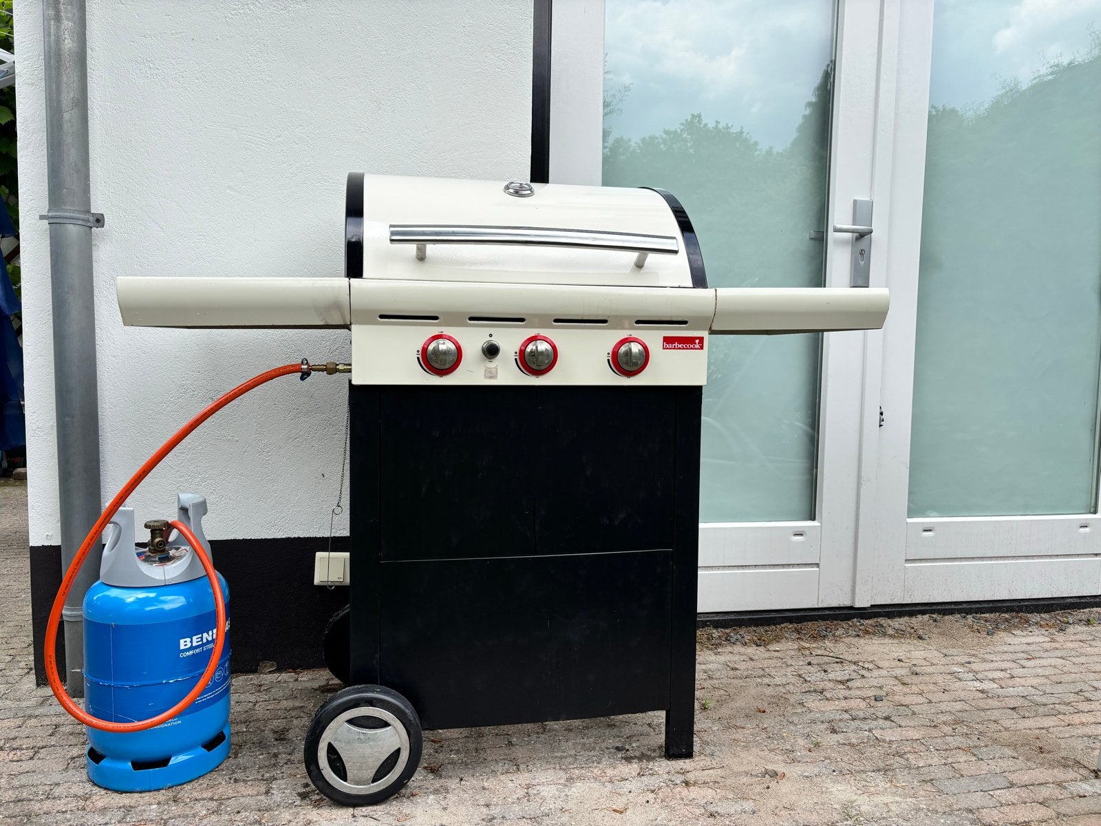 Barbecook gasbarbecue met 3 branders en zijtafels, Ophalen, Gebruikt