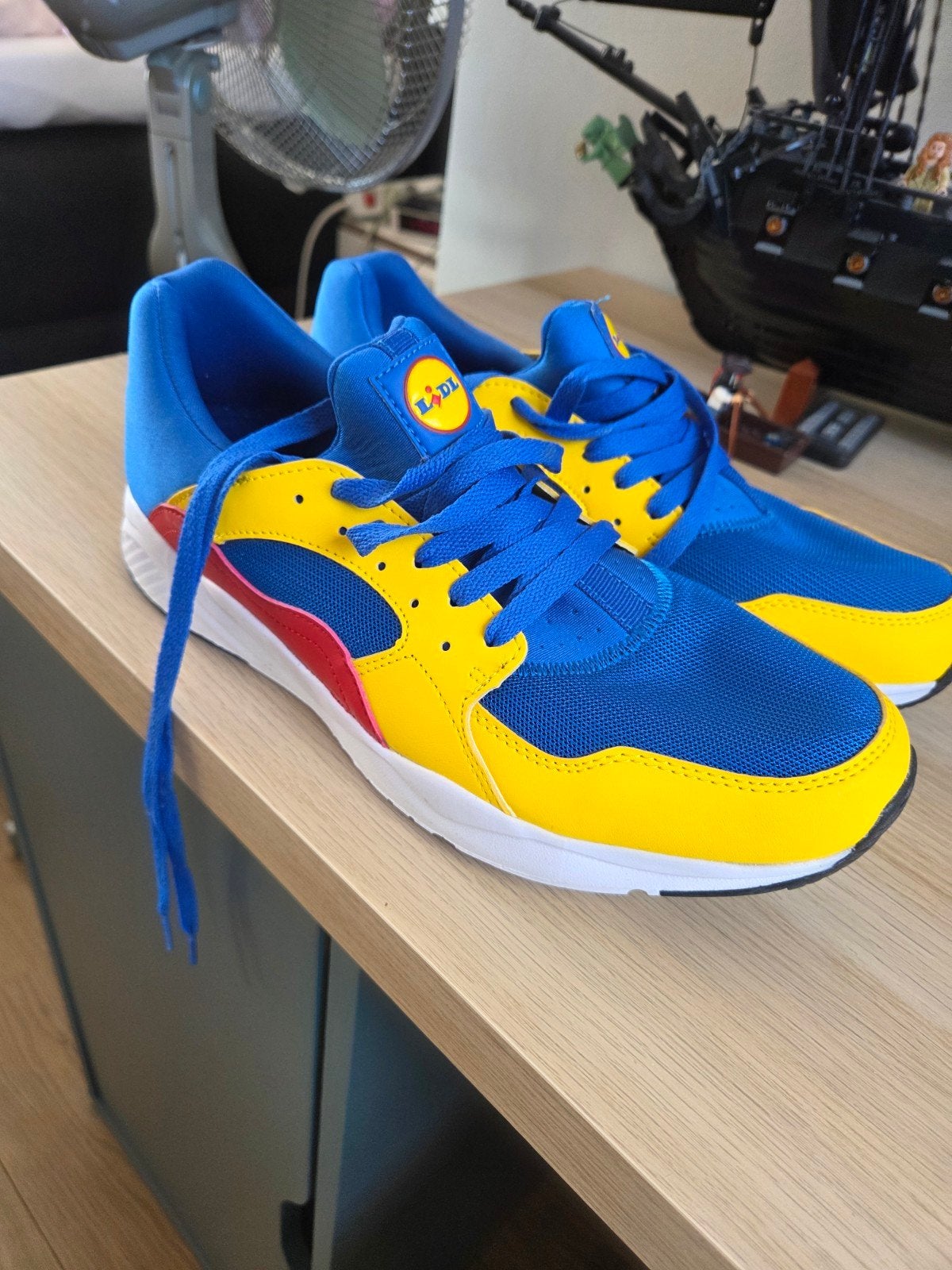 Lidl gympen - Zo goed als nieuw - Maat 43, Kleding | Heren, Overige kleuren, Lidl, Ophalen of Verzenden, Sneakers of Gympen