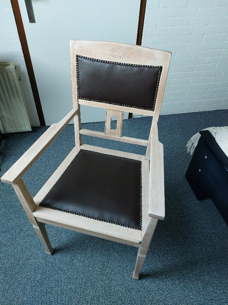 vintage stoel. Stoel met armleuning, Ophalen, Gebruikt, Bruin, Eén