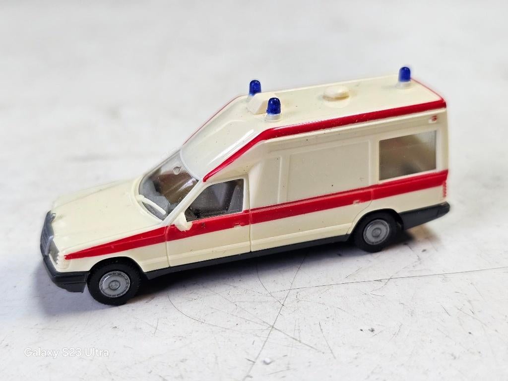 modeltrein Ho mercedes ambulance, Overige merken, Gelijkstroom, Overige typen, Ophalen of Verzenden