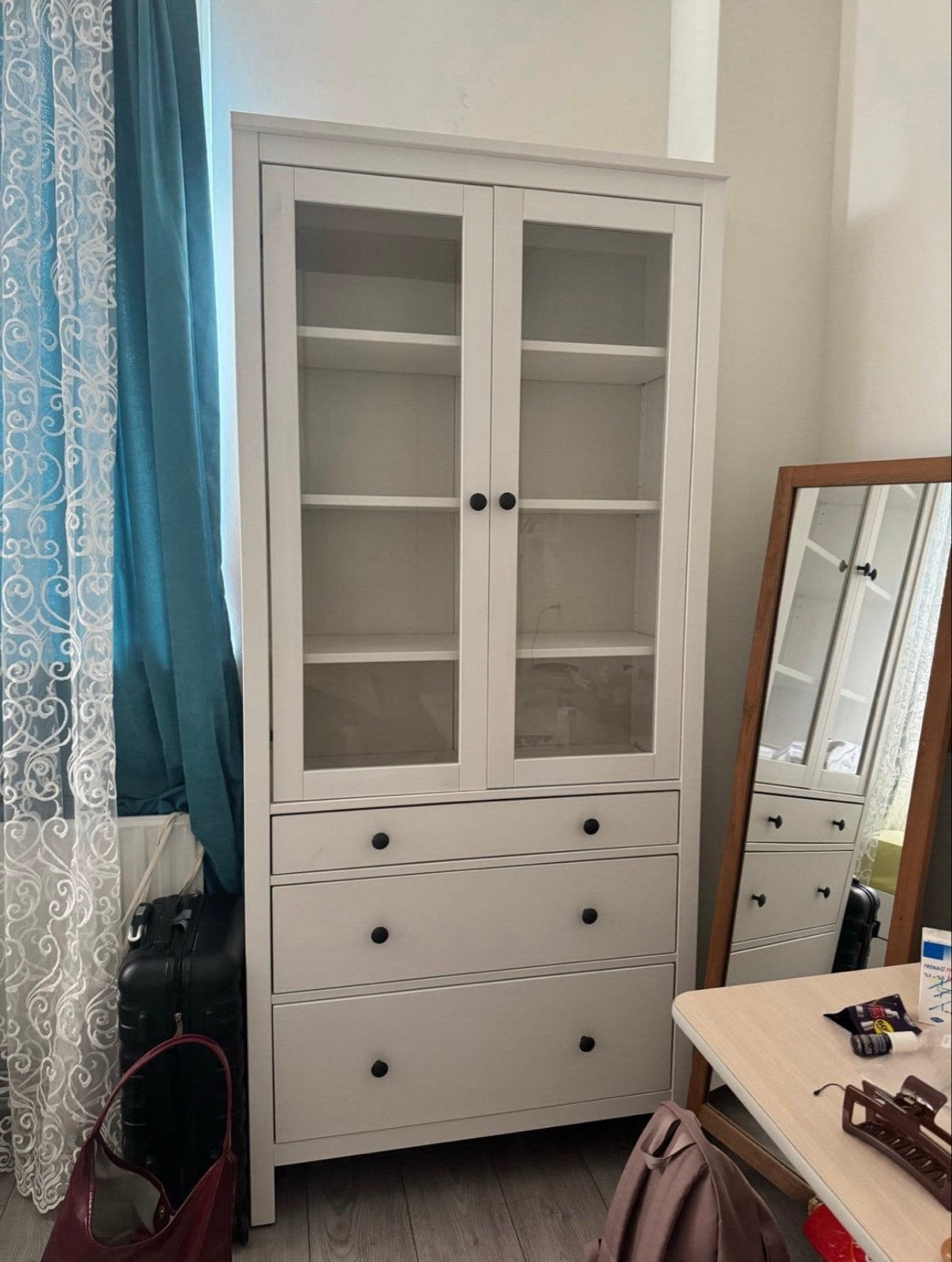 IKEA Hemnes Vitrinekast met Lades - Wit, Huis en Inrichting, Ophalen, Met lade(s), 50 tot 100 cm, Zo goed als nieuw