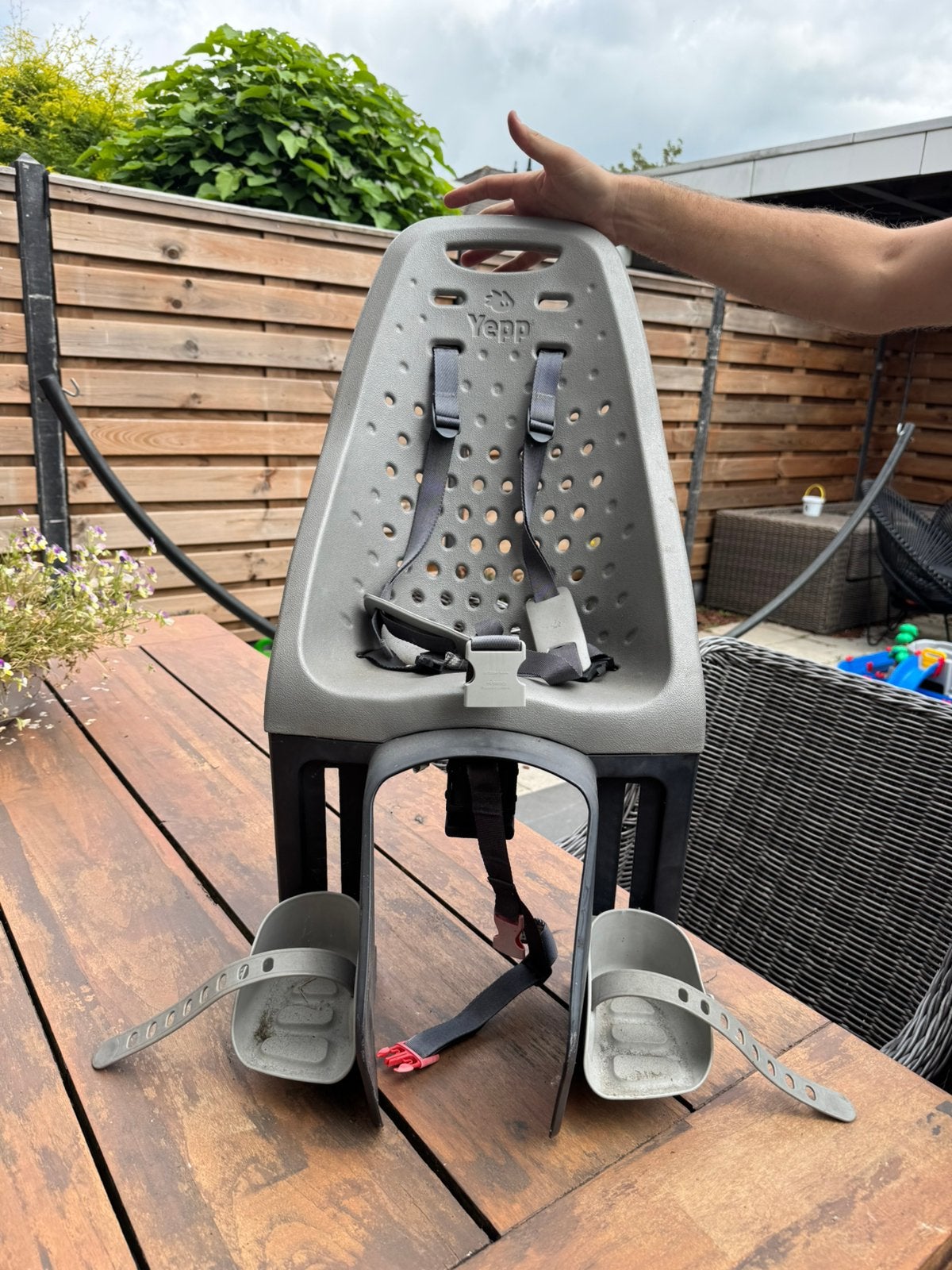 Yepp GMG achterzitje fiets – Grijs, Ophalen, Gebruikt, 0 t/m 18 kg, Achterzitje