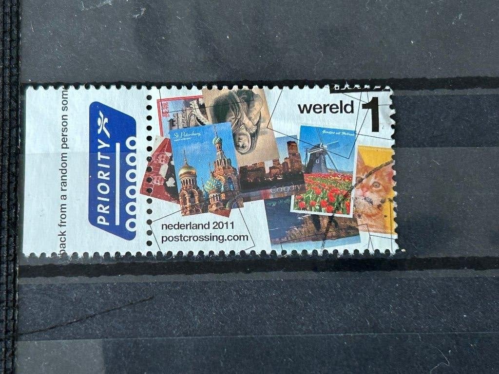 Nederland 2011. Zegel met tab. Postcrossing Priority., Ophalen of Verzenden, Na 1940, Gestempeld