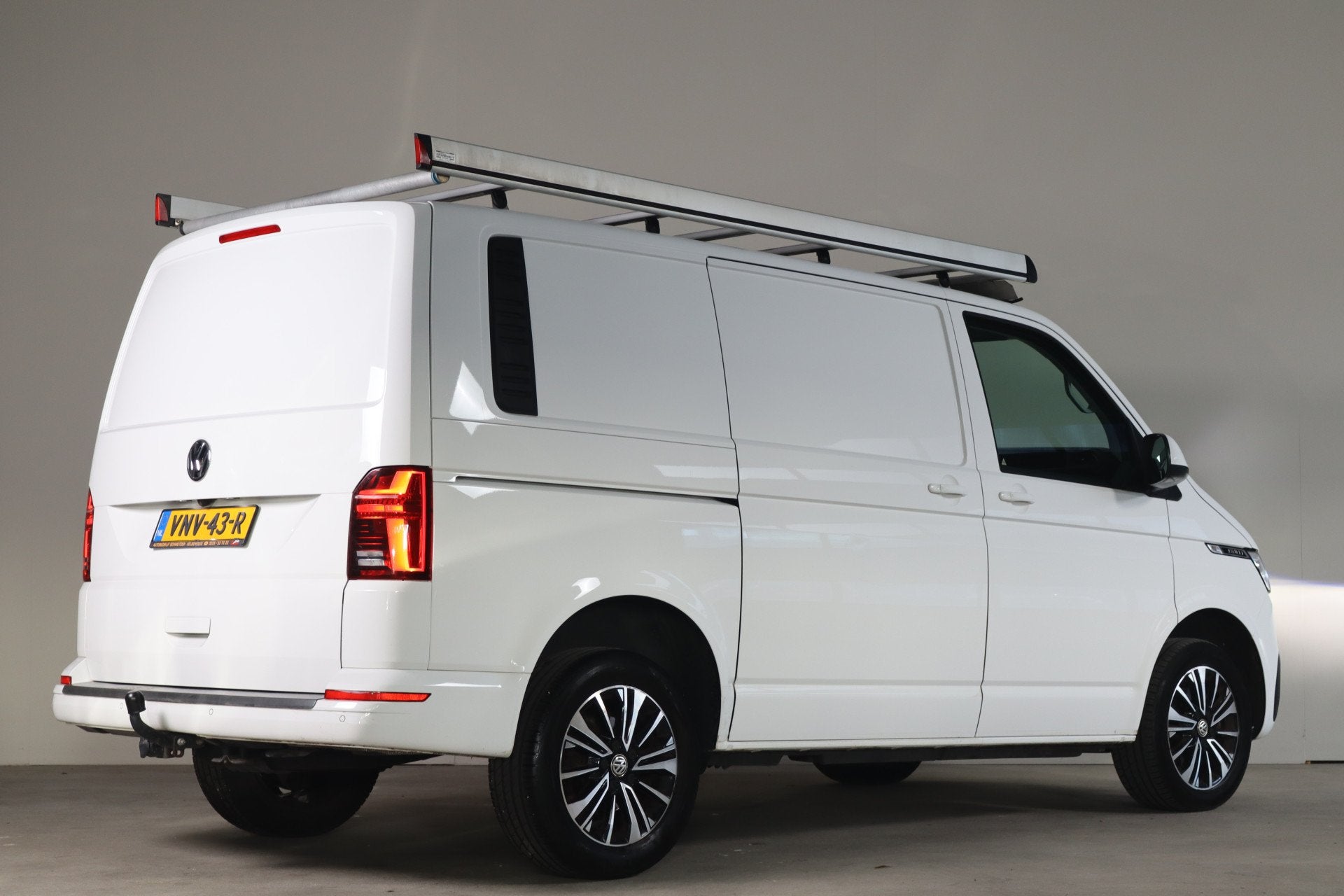 Volkswagen Transporter 2.0 TDI L1H1 28 Bulli - NL Auto! Adap, Gebruikt, Euro 6, 4 cilinders, 150 pk