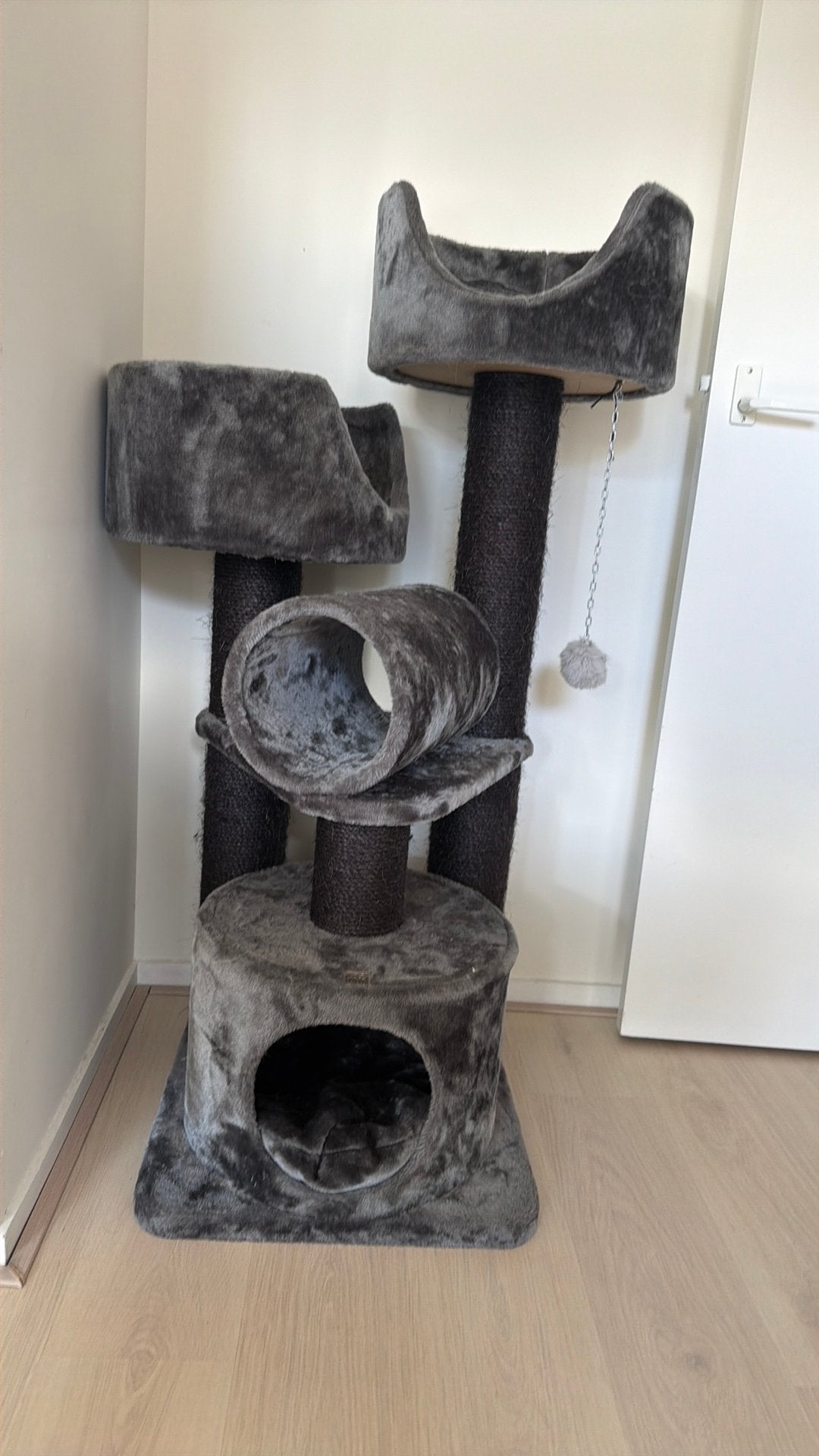 Petrebels krabpaal Victoria 125cm, Ophalen, Zo goed als nieuw, Krabpaal