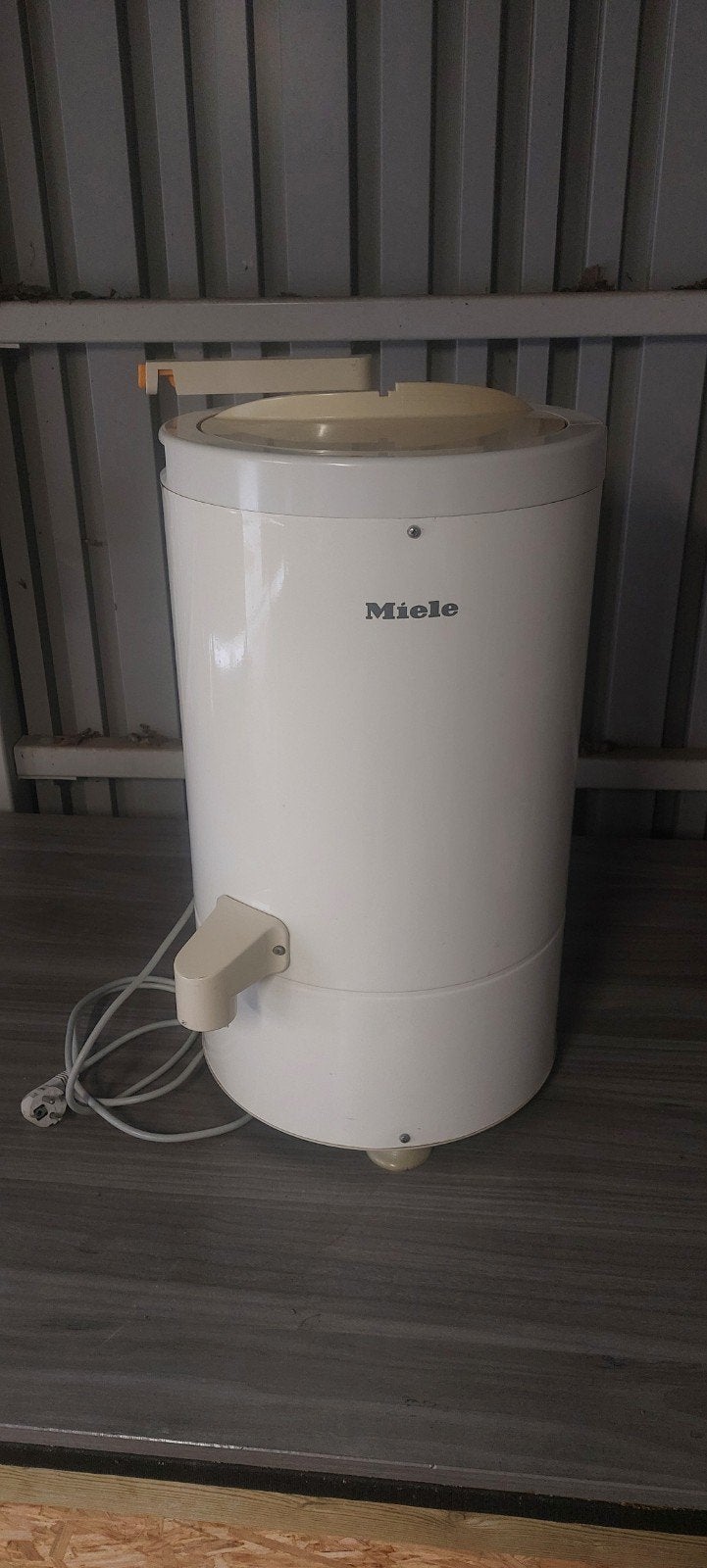 Centrifuge miele goed werkend 9.kg, Gebruikt, Minder dan 85 cm, Ophalen of Verzenden, Minder dan 4 kg