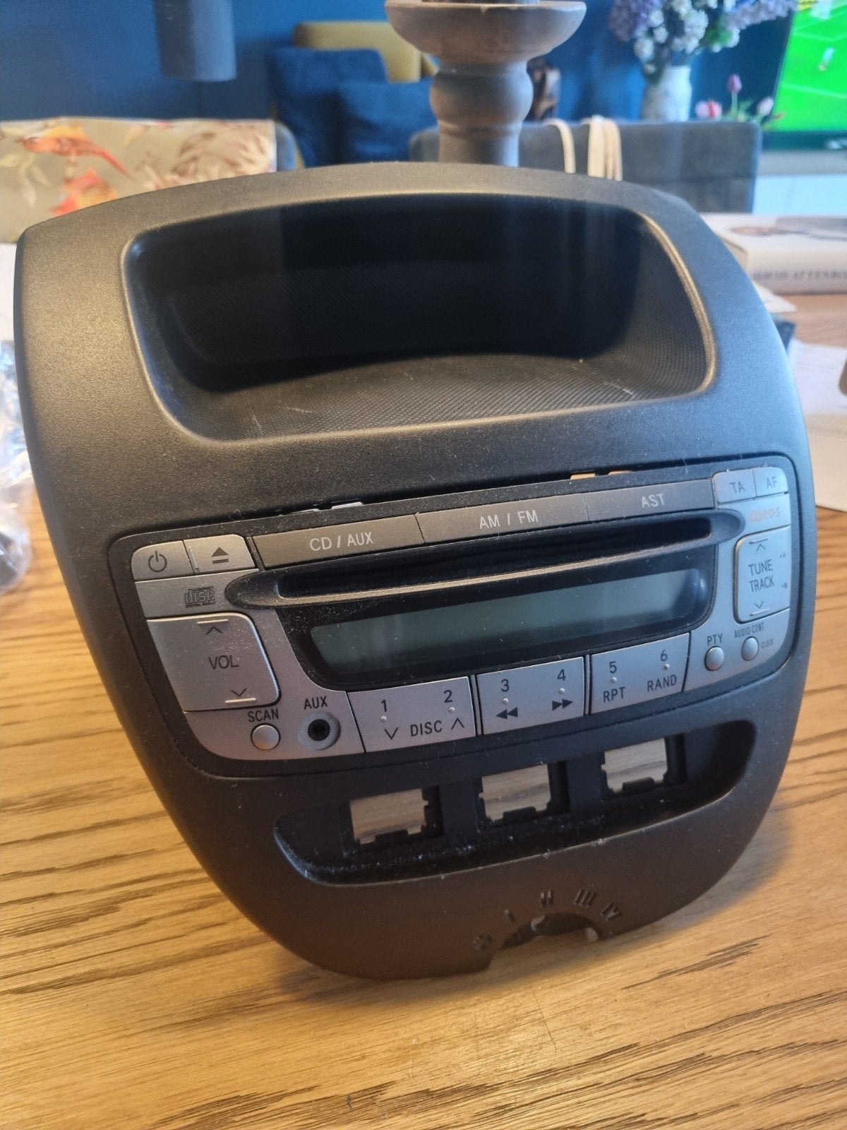 Standaard Autoradio Peugeot 107, Toyota Aygo, Citroën C1, Verzenden