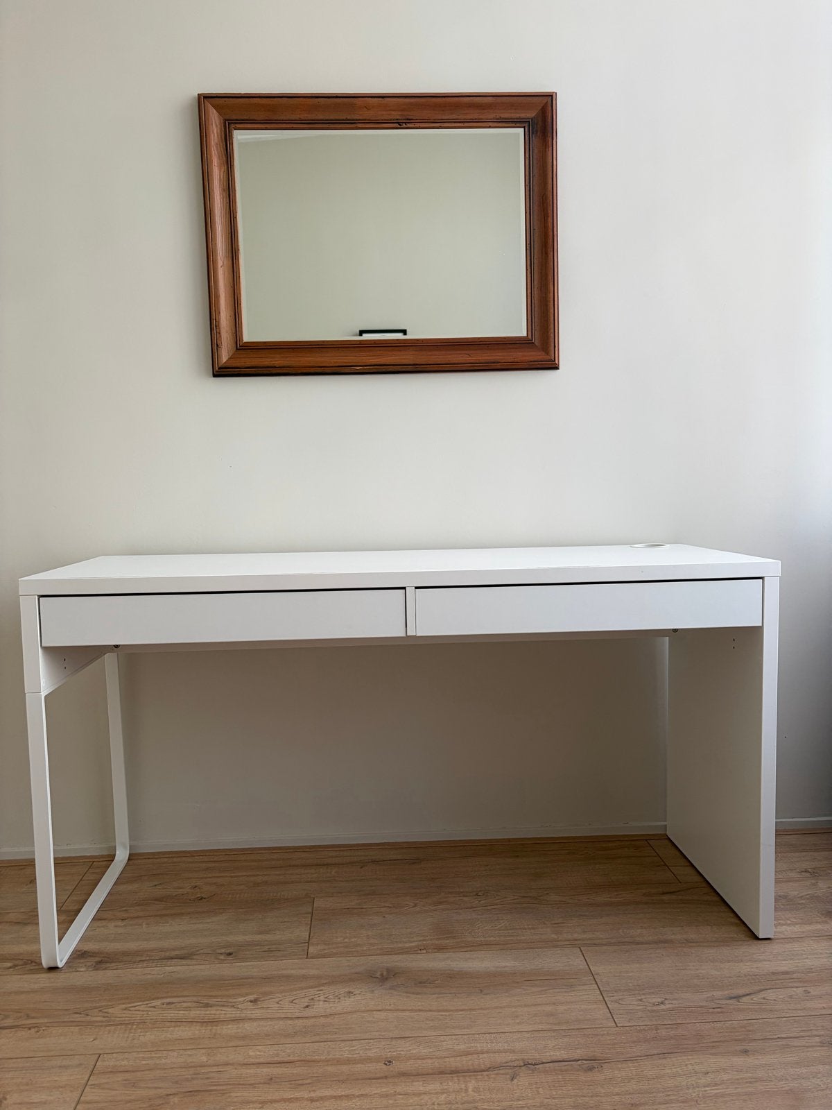 IKEA MICKE Bureau wit met 2 lades en kabelgoot, Ophalen, Gebruikt, IKEA, Computerbureau