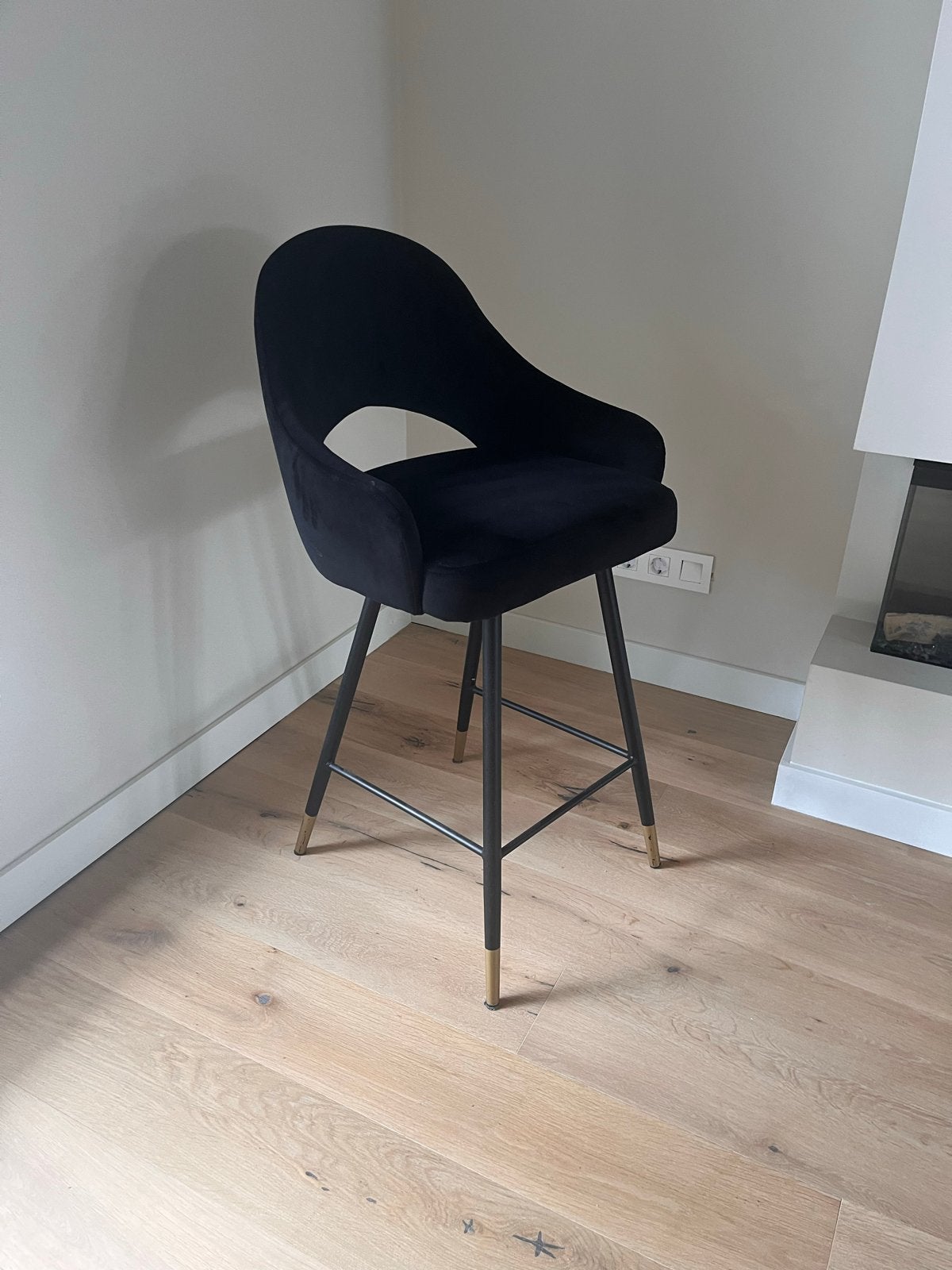 2 heerlijke zwarte barkrukken met gouden accenten, 2 krukken, Ophalen, Gebruikt, 90 cm of meer
