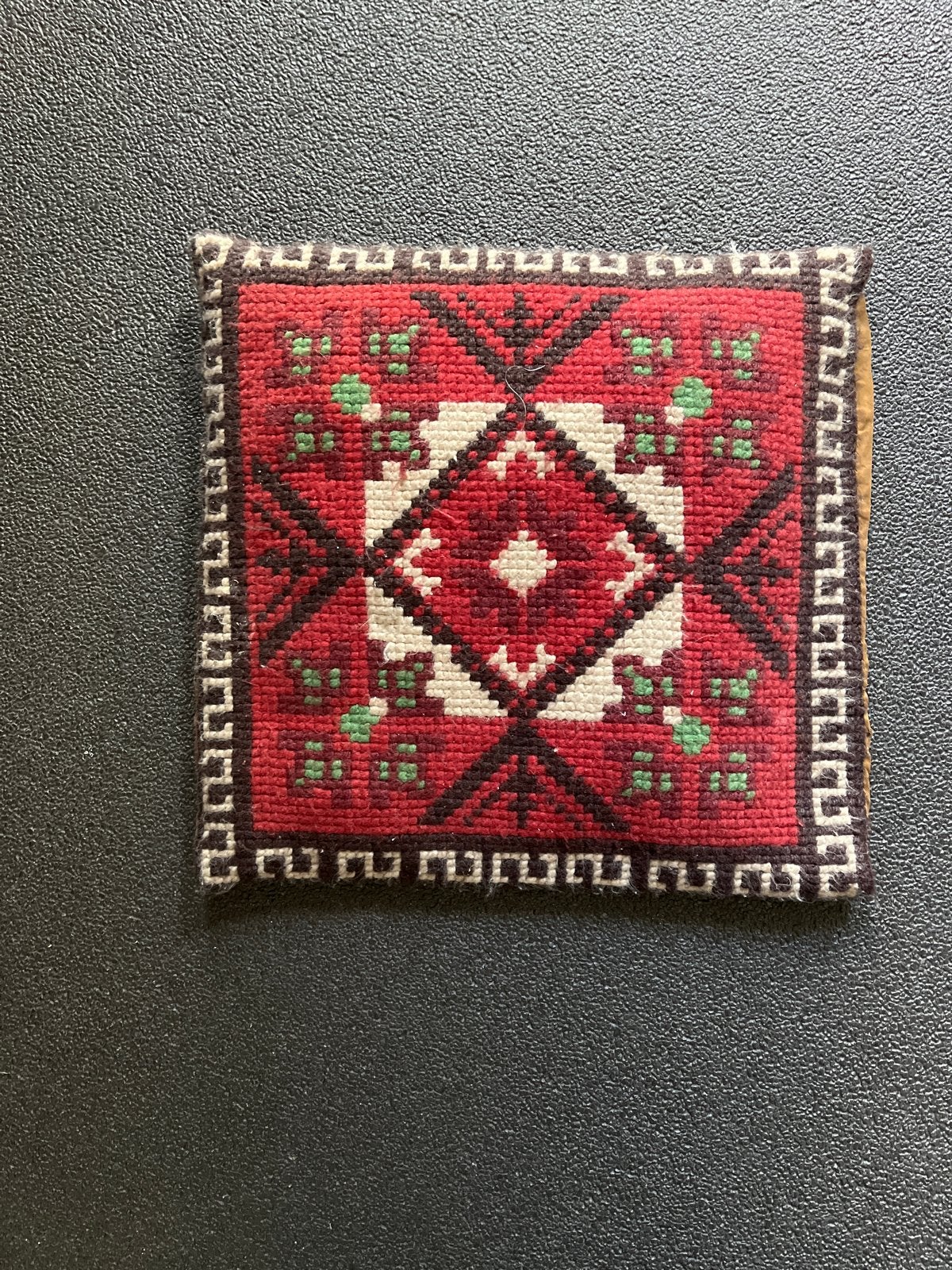 Handgemaakt Retro Sierkussen met Geometrisch Patroon, Gebruikt, Meerkleurig, Vierkant, Ophalen of Verzenden