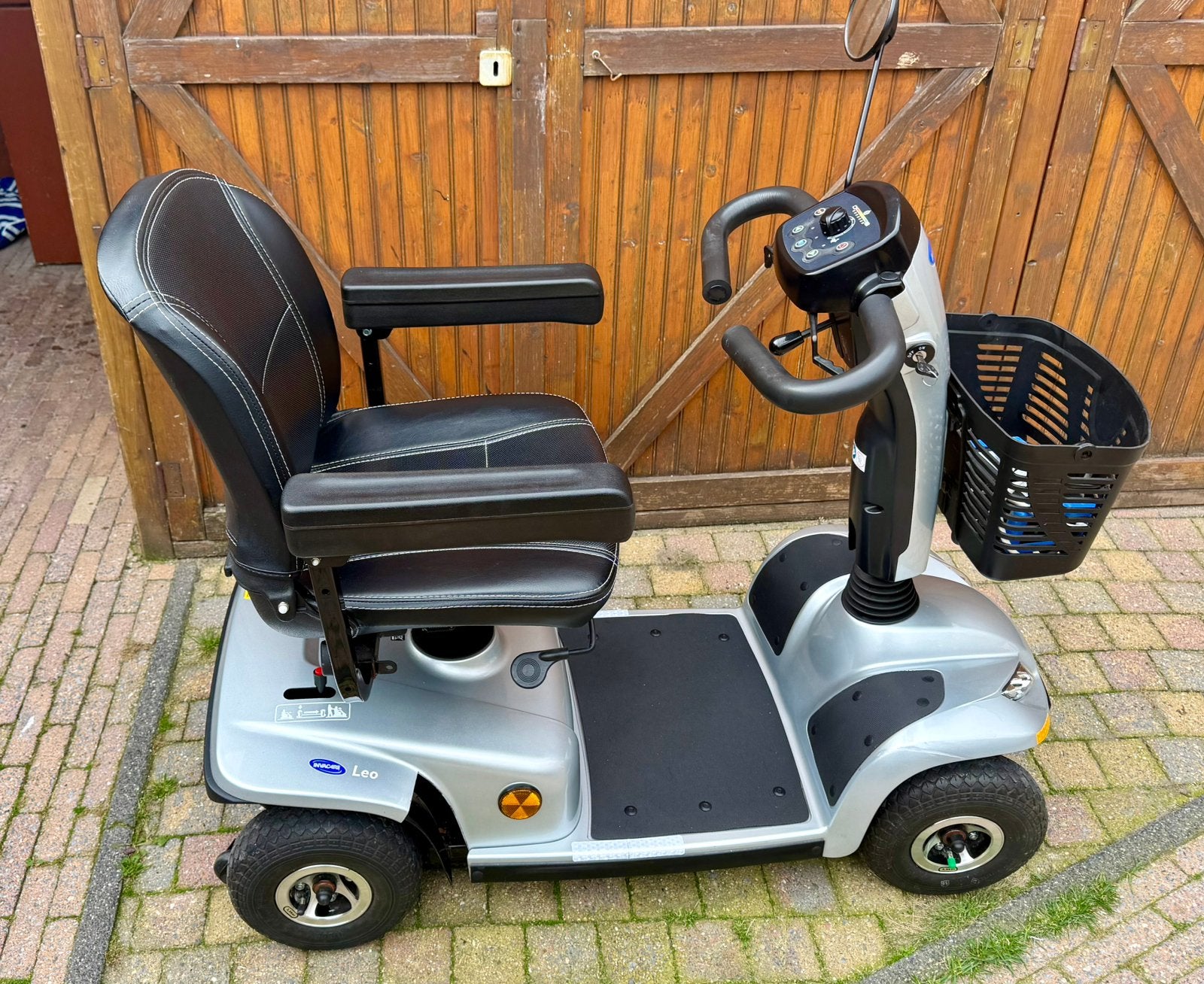 Invacare Leo 4 zeer nette staat  bezorgen is mogelijk!, Diversen, Ophalen, Zo goed als nieuw, Invacare