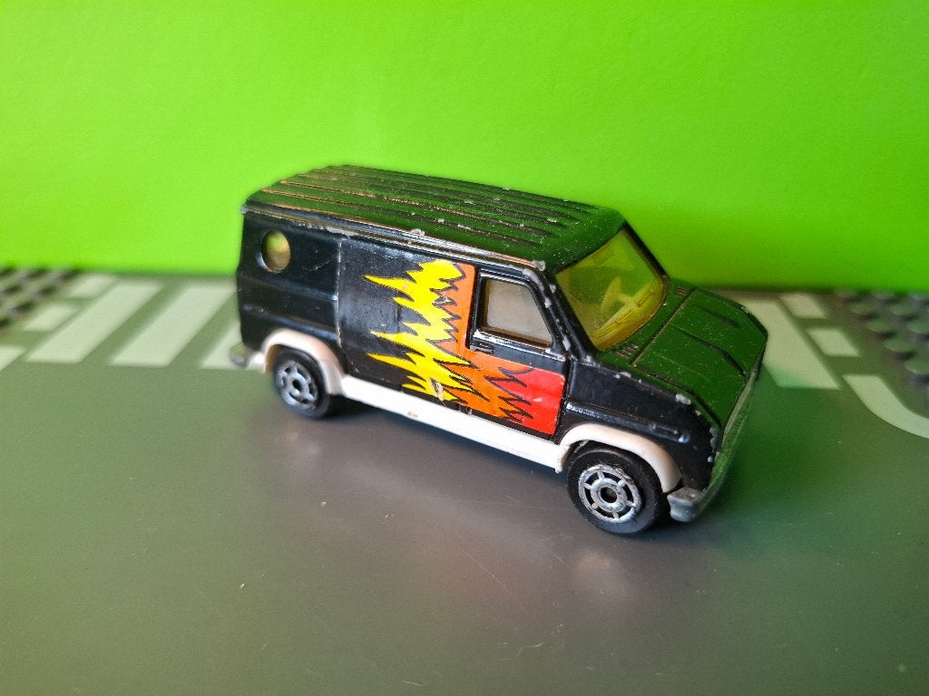 Majorette 250 - US Van [zwart] 1/65, Ophalen of Verzenden, Gebruikt, Auto