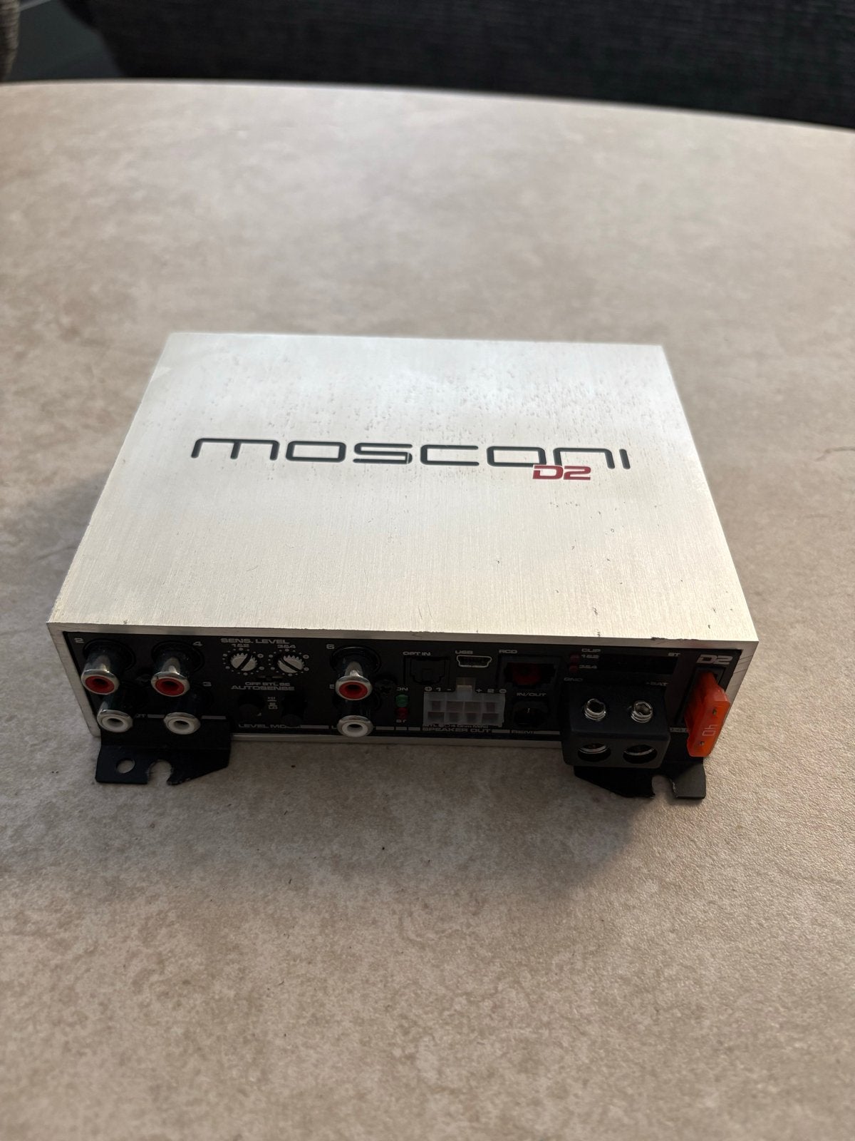 Mosconi Gladen D2 100.4 DSP Versterker, Auto diversen, Ophalen of Verzenden, Zo goed als nieuw