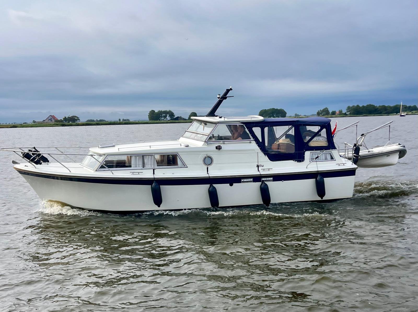 Amerglass 32 AK, Diesel, 1 cm, Boegschroef, Zo goed als nieuw