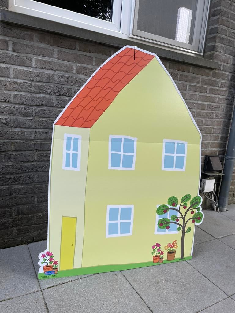 TE HUUR cut out billboard back drop Peppe Pig, Ophalen, Zo goed als nieuw, Hout