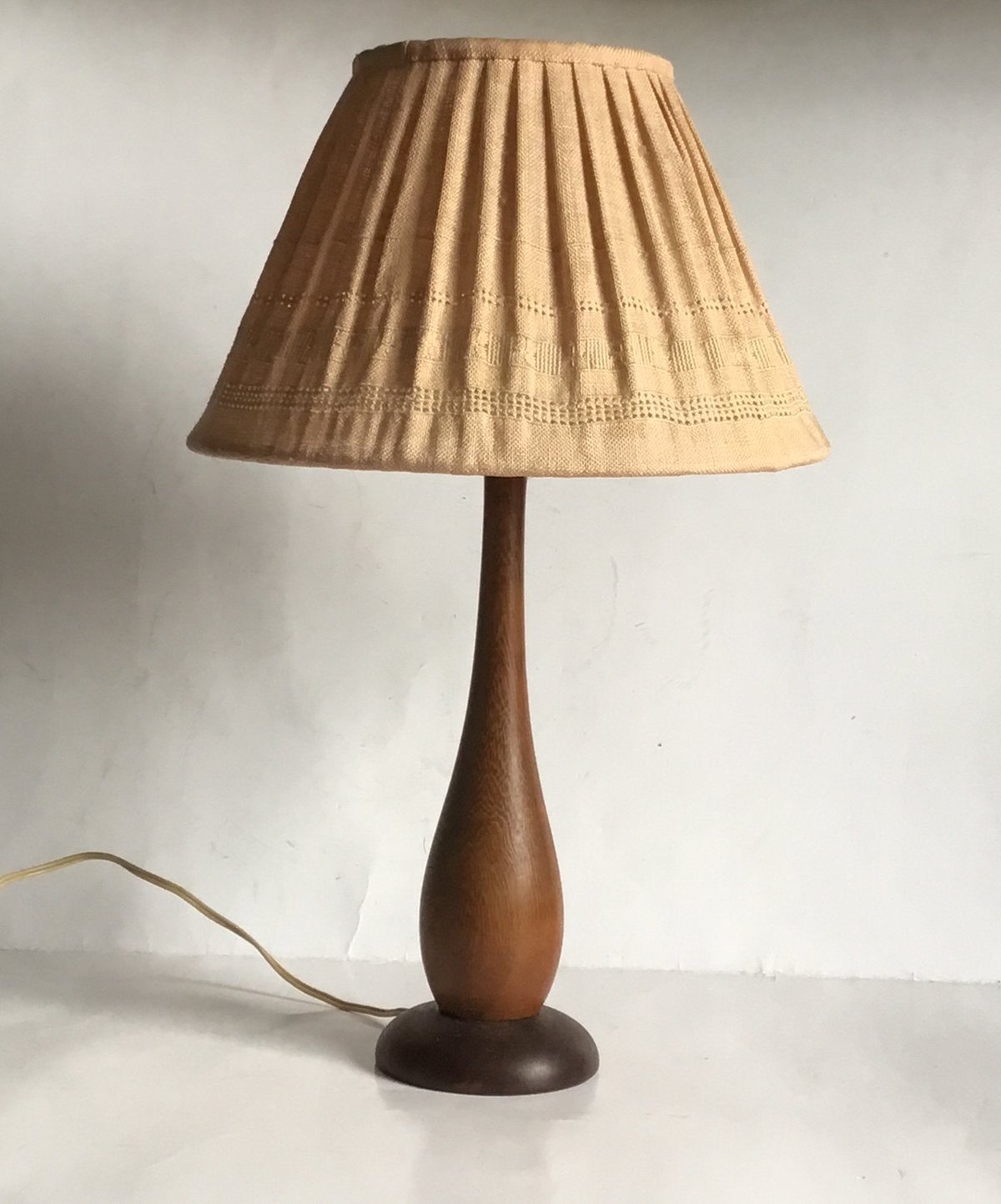 Deens design tafellamp teakhout jaren 60, Ophalen, Zo goed als nieuw, Design