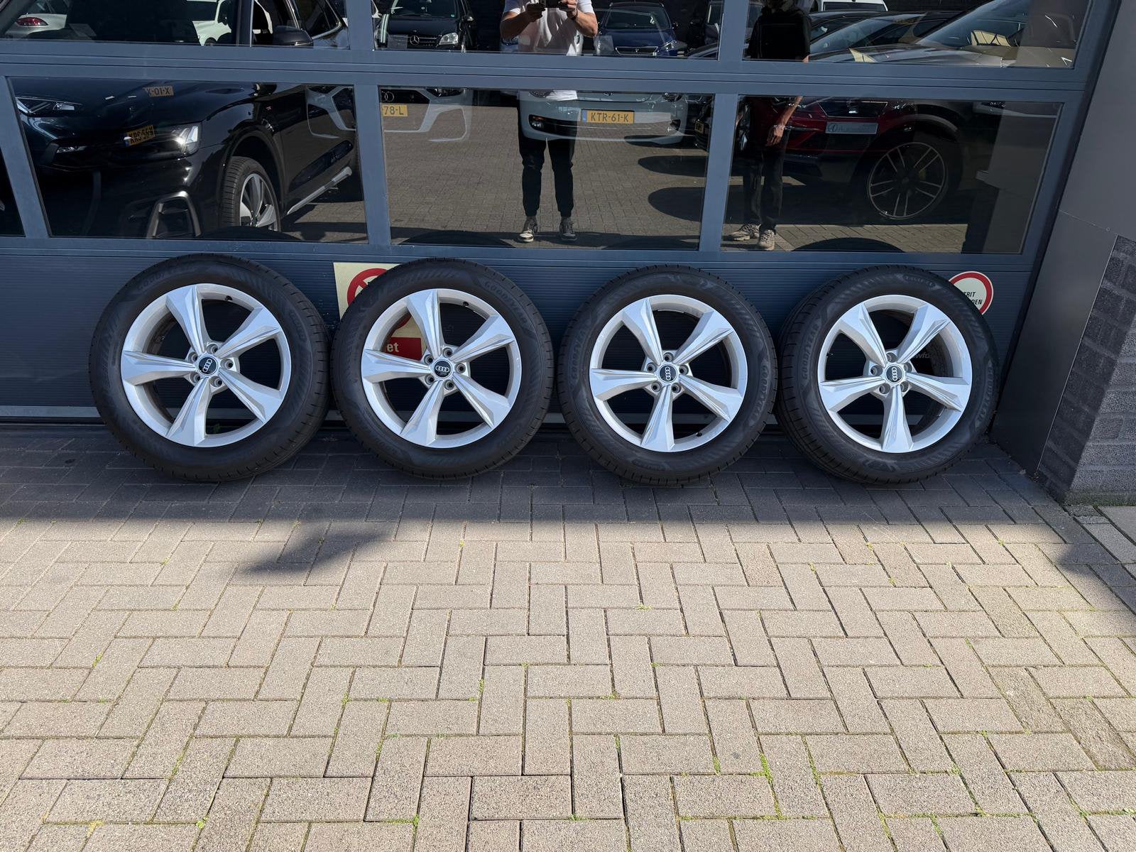 Originele 19 inch Audi Q5 s-line  velgen 235-55-19, Gebruikt, Banden en Velgen, 235 mm, Terreinwagen