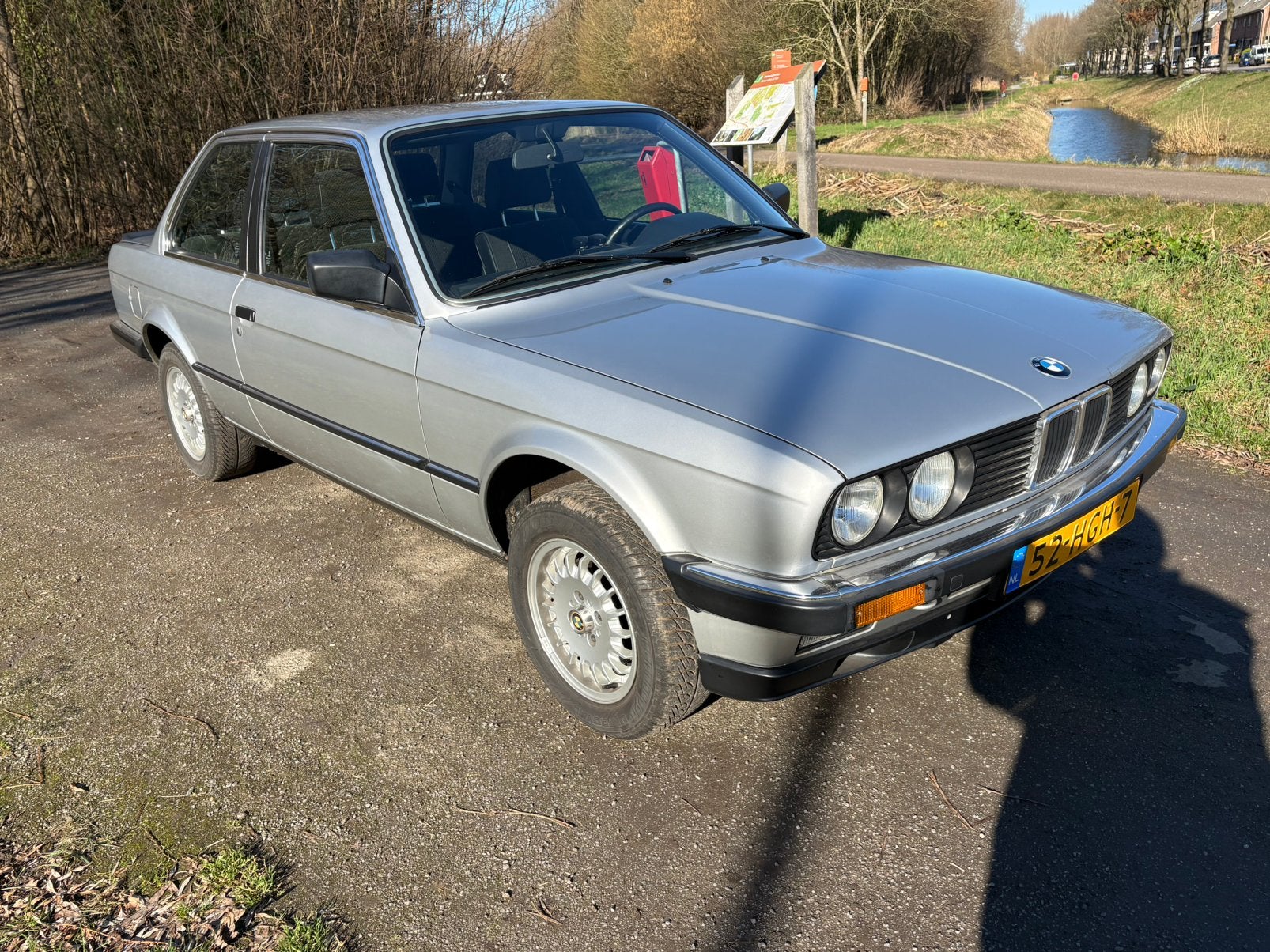 Bmw 323i E30 Originele Topstaat 24000 km met wagenhistorie, Auto's, Zwart, 138 pk, Handgeschakeld, Particulier