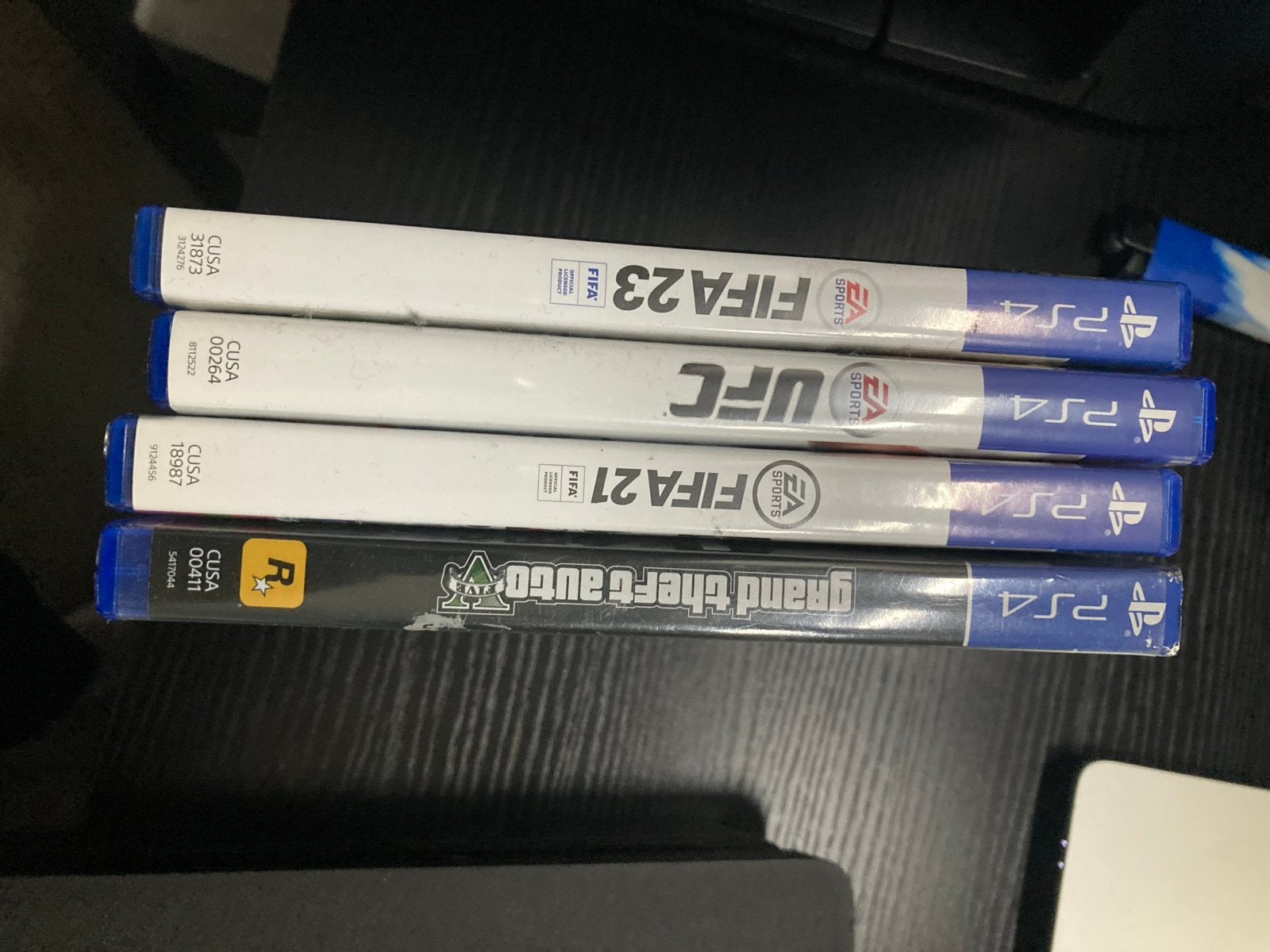 PlayStation 4 met kabels, controller en 4 spellen, Ophalen of Verzenden, Gebruikt