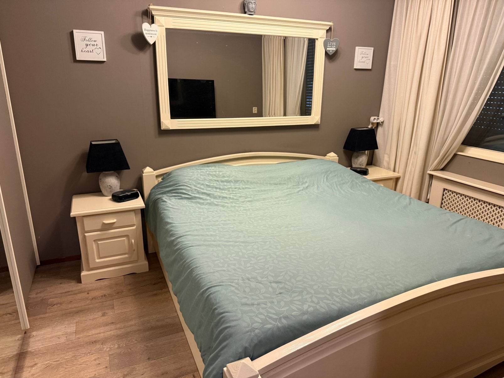 Bed met nachtkastjes en spiegel, Huis en Inrichting, Ophalen, Gebruikt, Tweepersoons