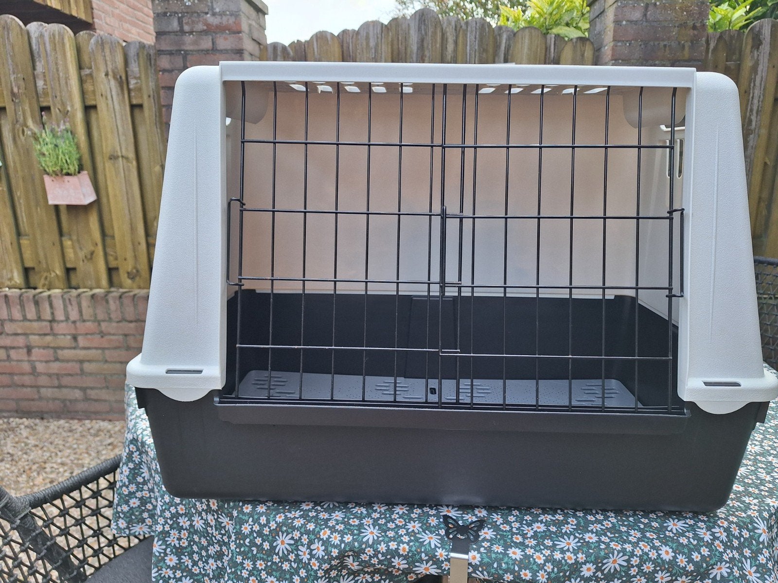 Ferplast honden bench, Dieren en Toebehoren, Hondenhokken, Ophalen, Zo goed als nieuw, Minder dan 75 cm, Minder dan 65 cm