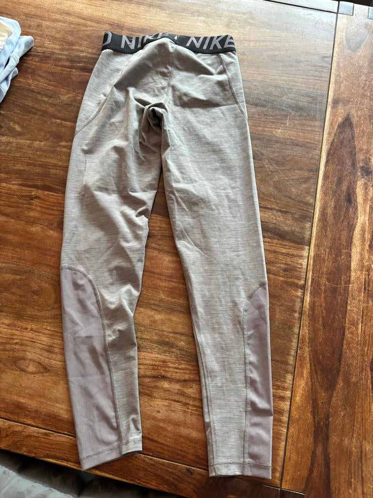 Nike Pro Lange Broek Maat M - Ideaal voor Sport, Maat 38/40 (M), Ophalen of Verzenden, Hardlopen of Fietsen, Grijs