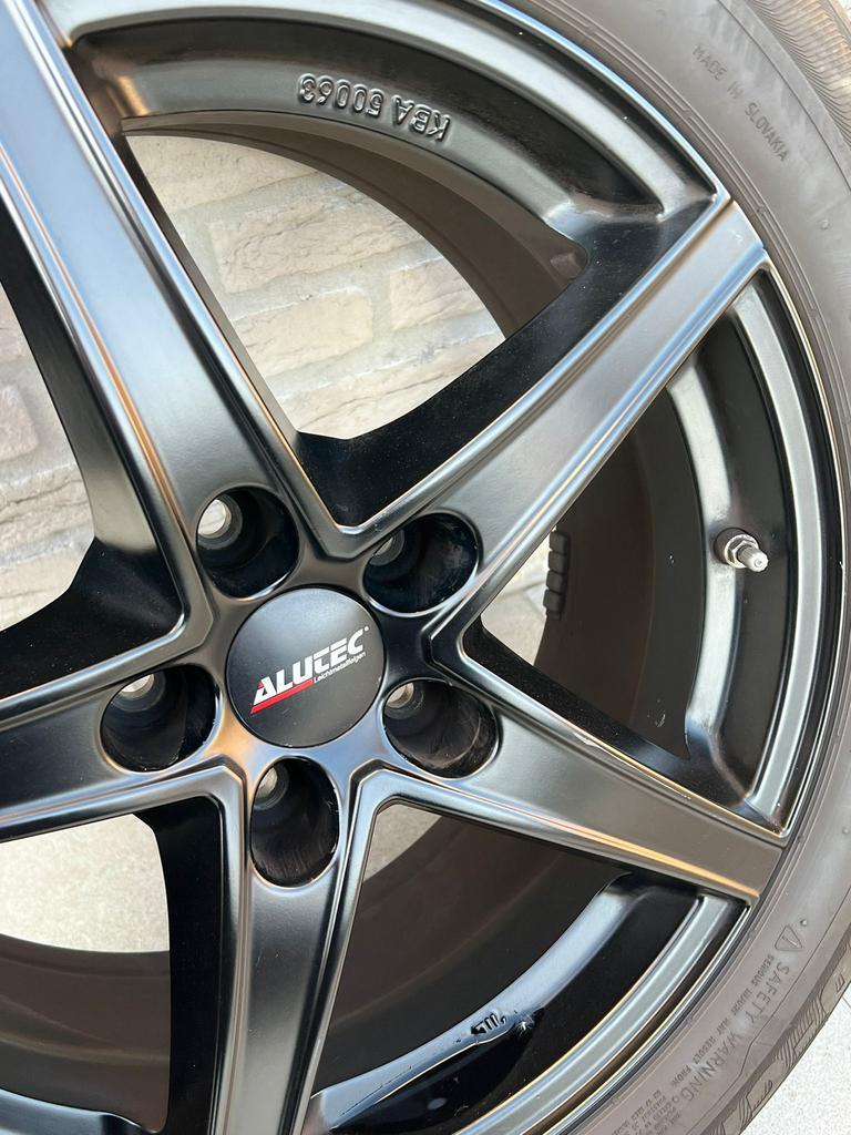 Alutec lichtmetalen velgen 17inch. Black edition., Ophalen, 215 mm, Velg(en), 17 inch